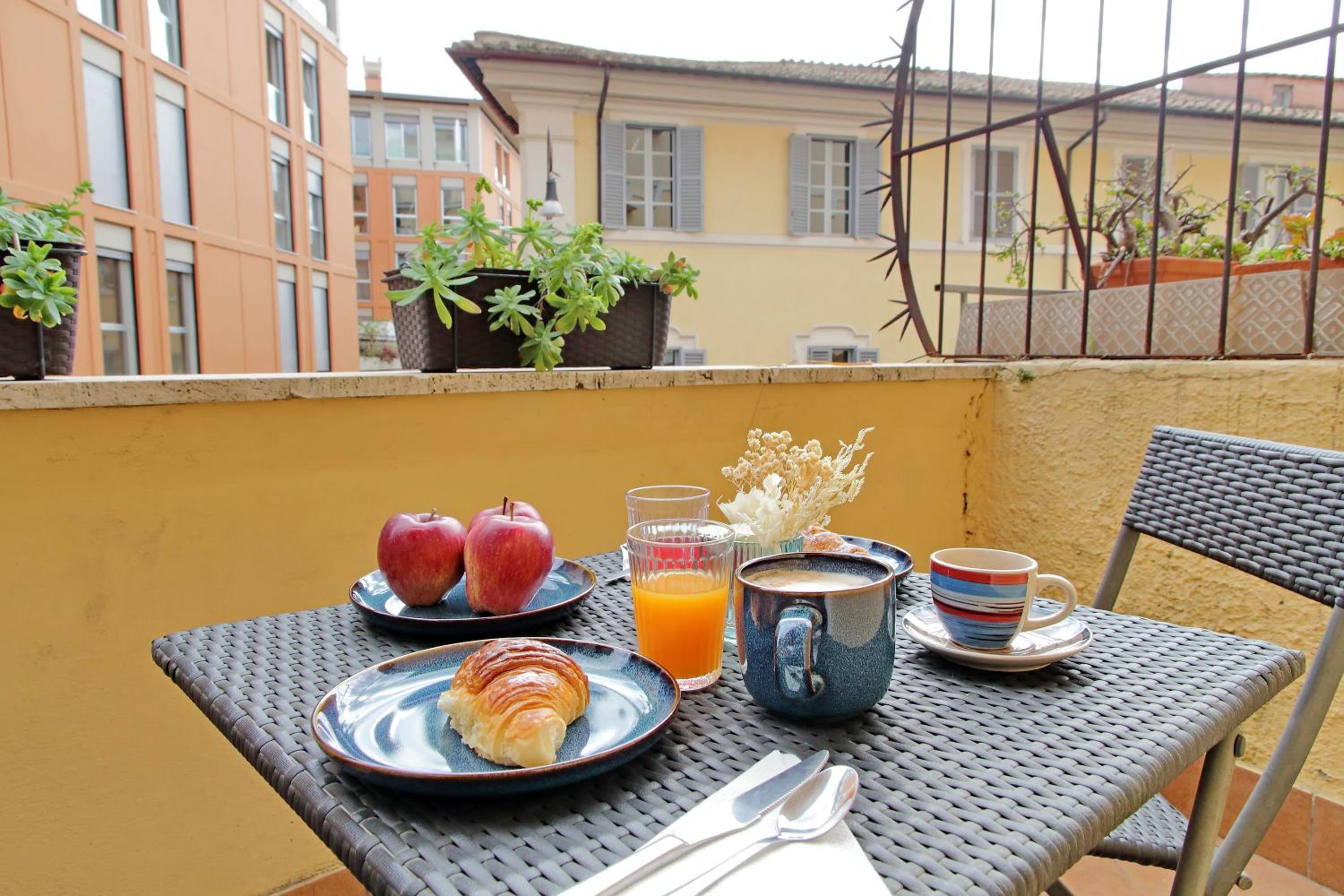 King Room with Balcony photo 3