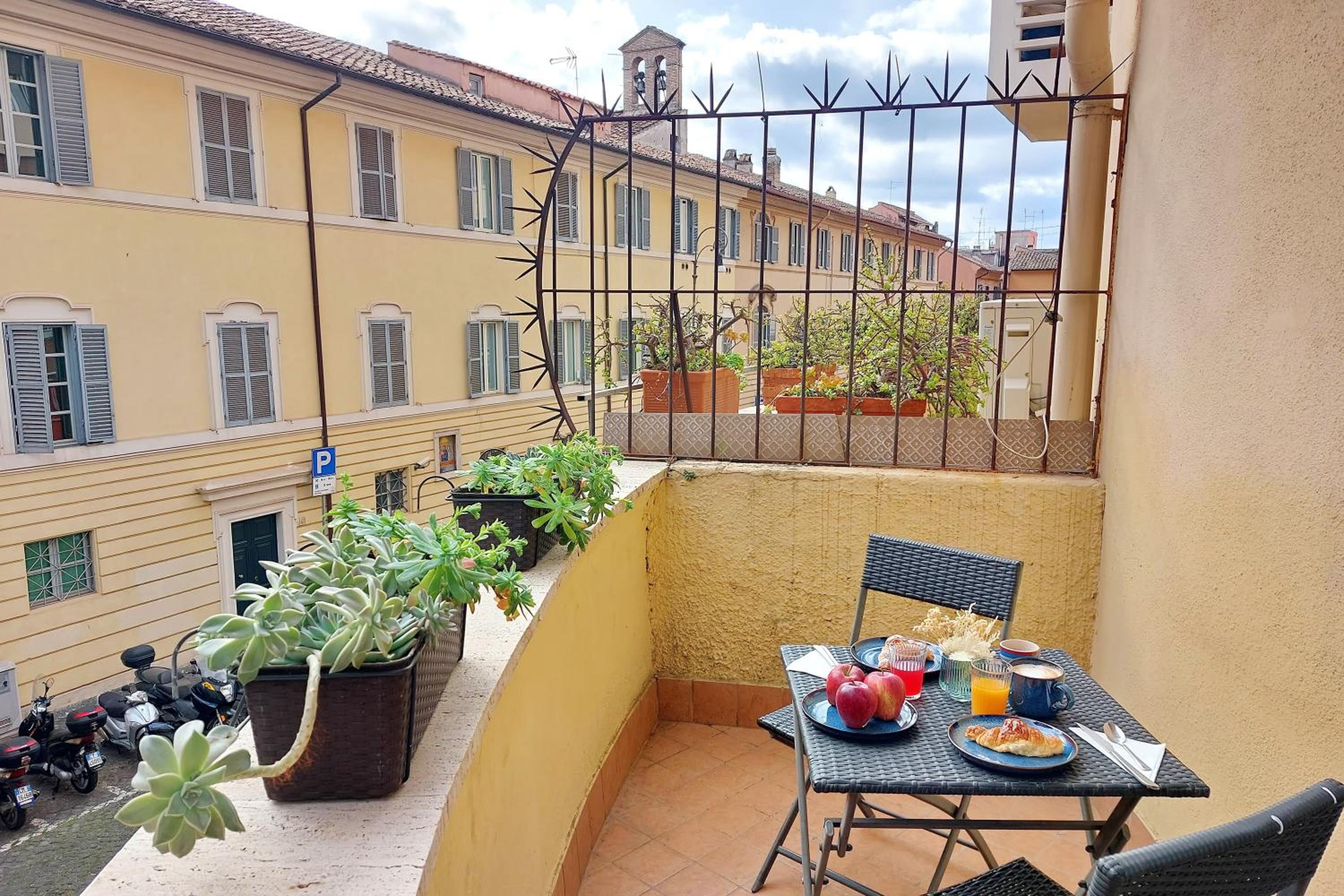 King Room with Balcony photo 2