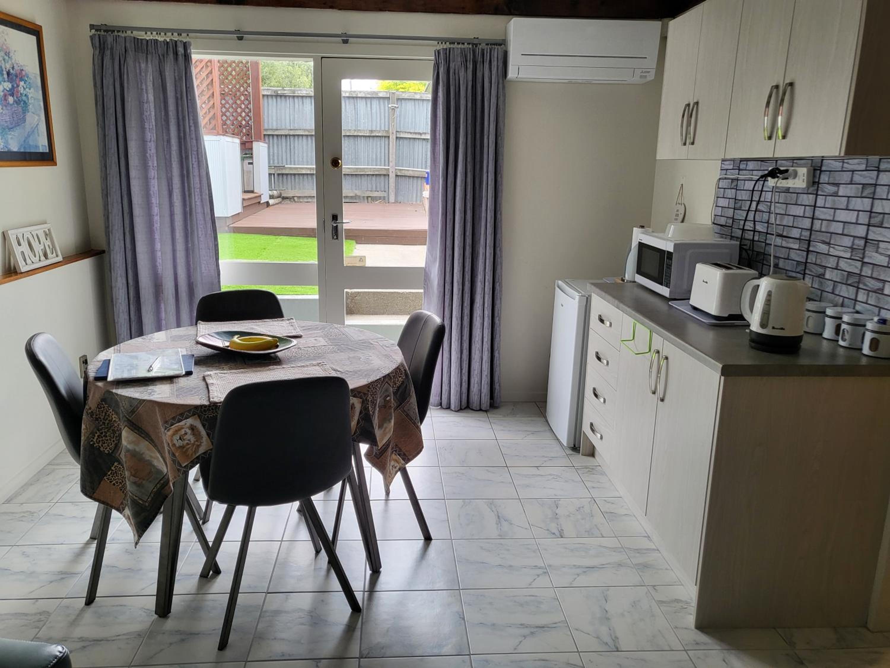 One-Bedroom Apartment - Photo 5