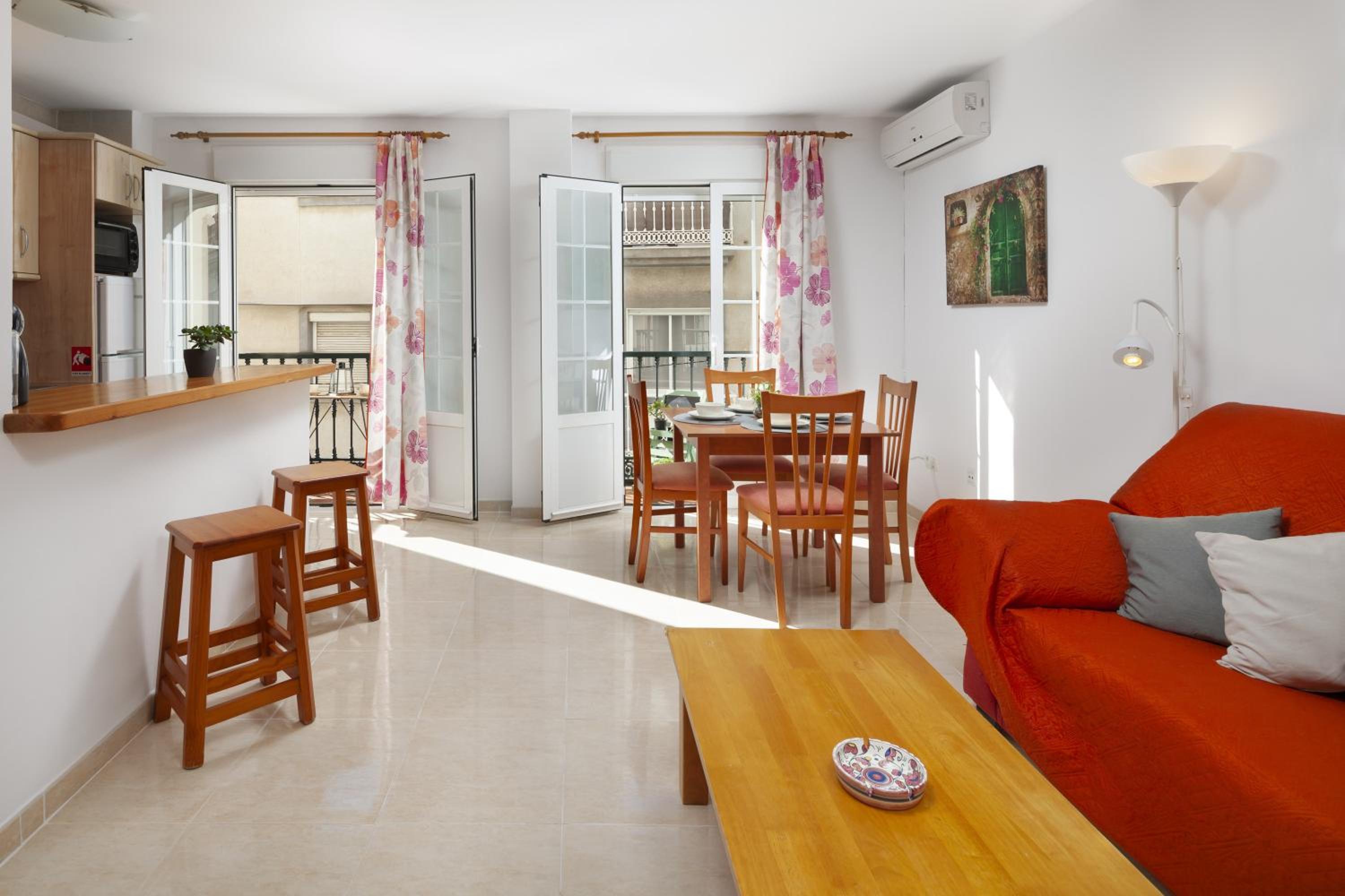 Apartamento de un dormitorio superior con balcón