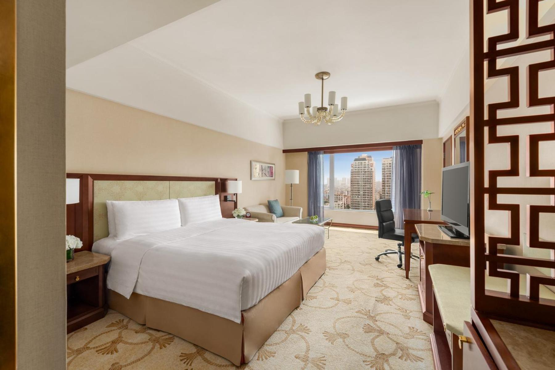 Horizon City View Room