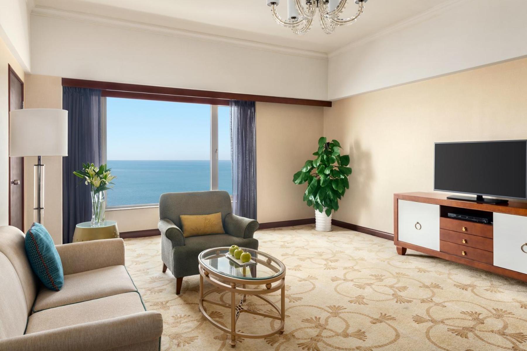 Deluxe Suite - Photo 5