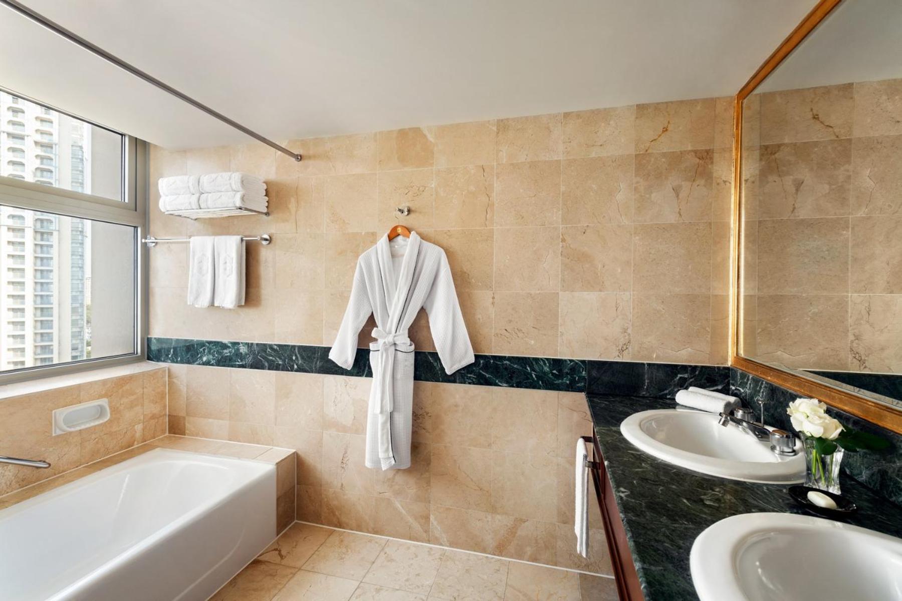 Deluxe Suite - Photo 4