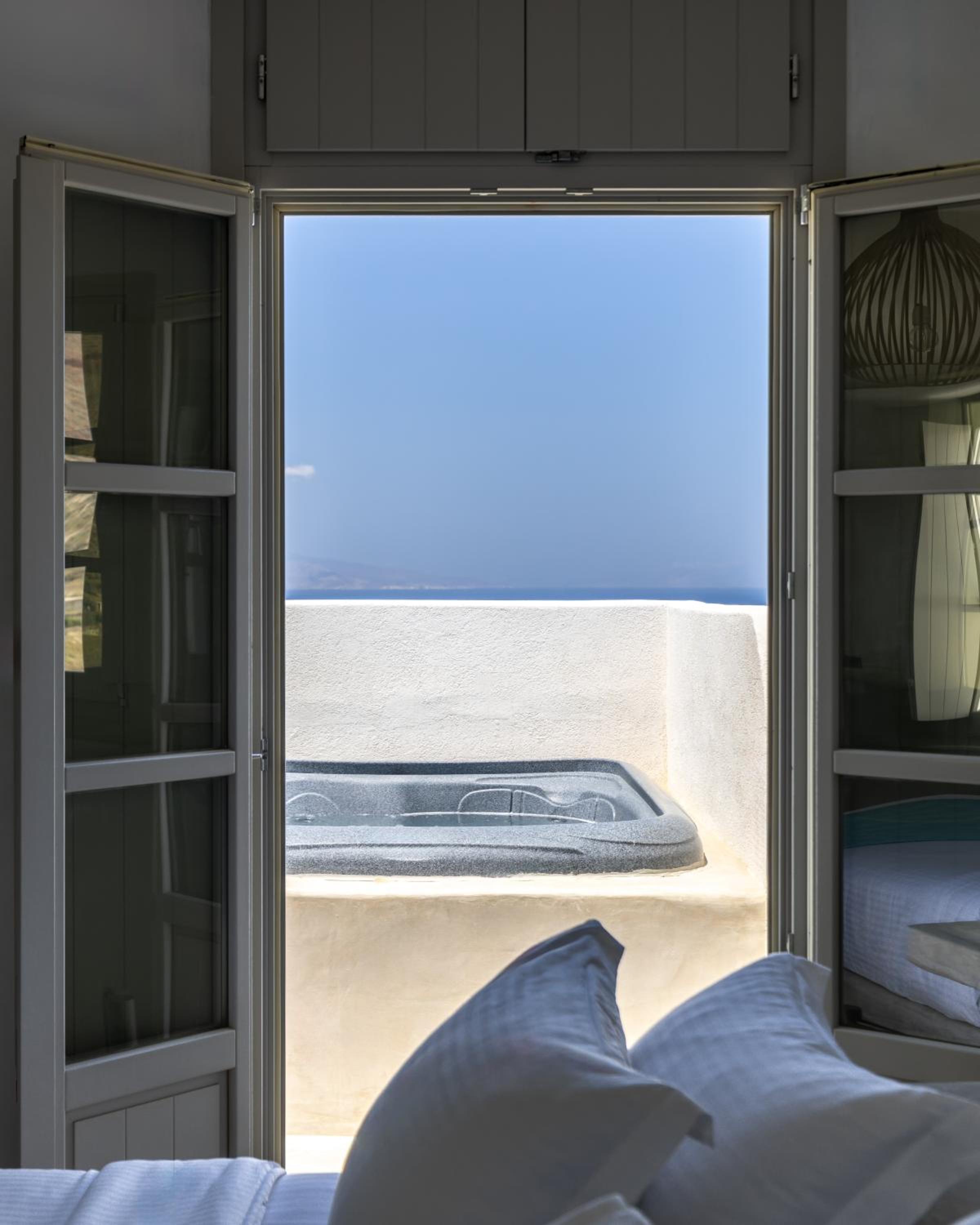 Superior Suite with Sea View and Outdoor Hot tub - Photo 2