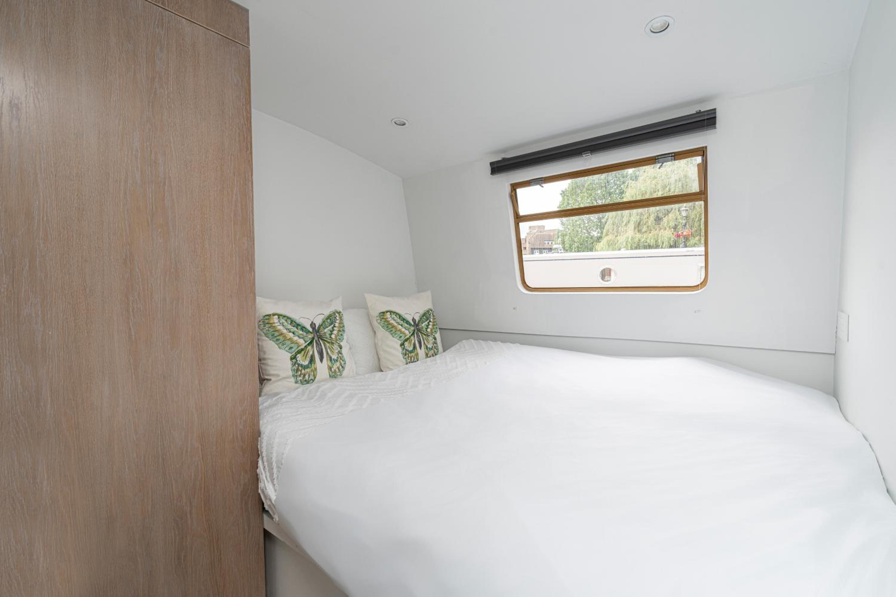 Mobile Home photo 3