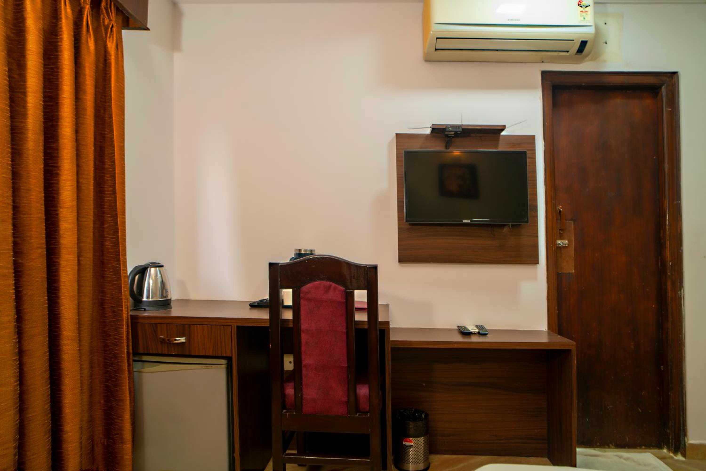 Standard Double Room - Photo 2