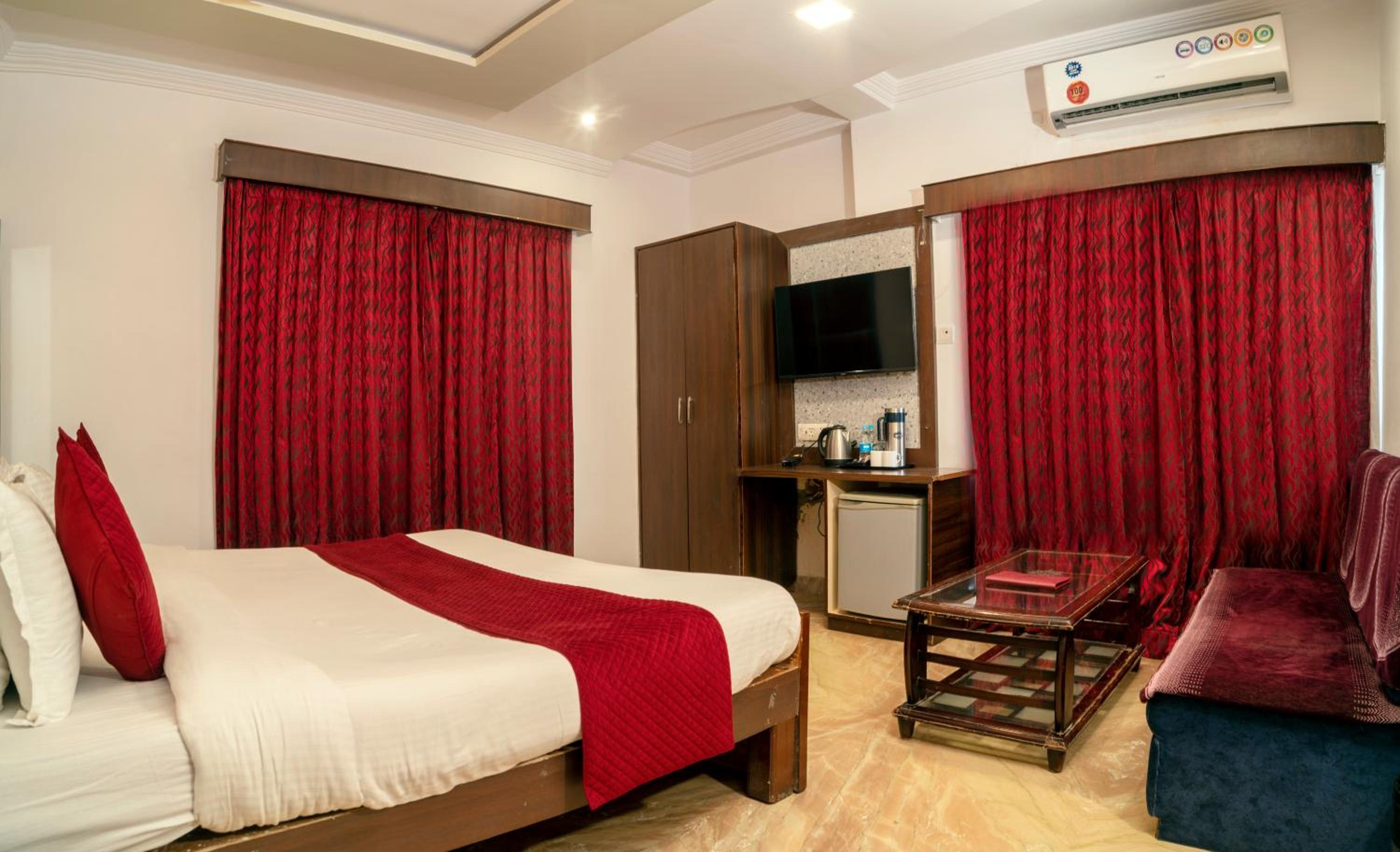 Deluxe Room - Photo 1