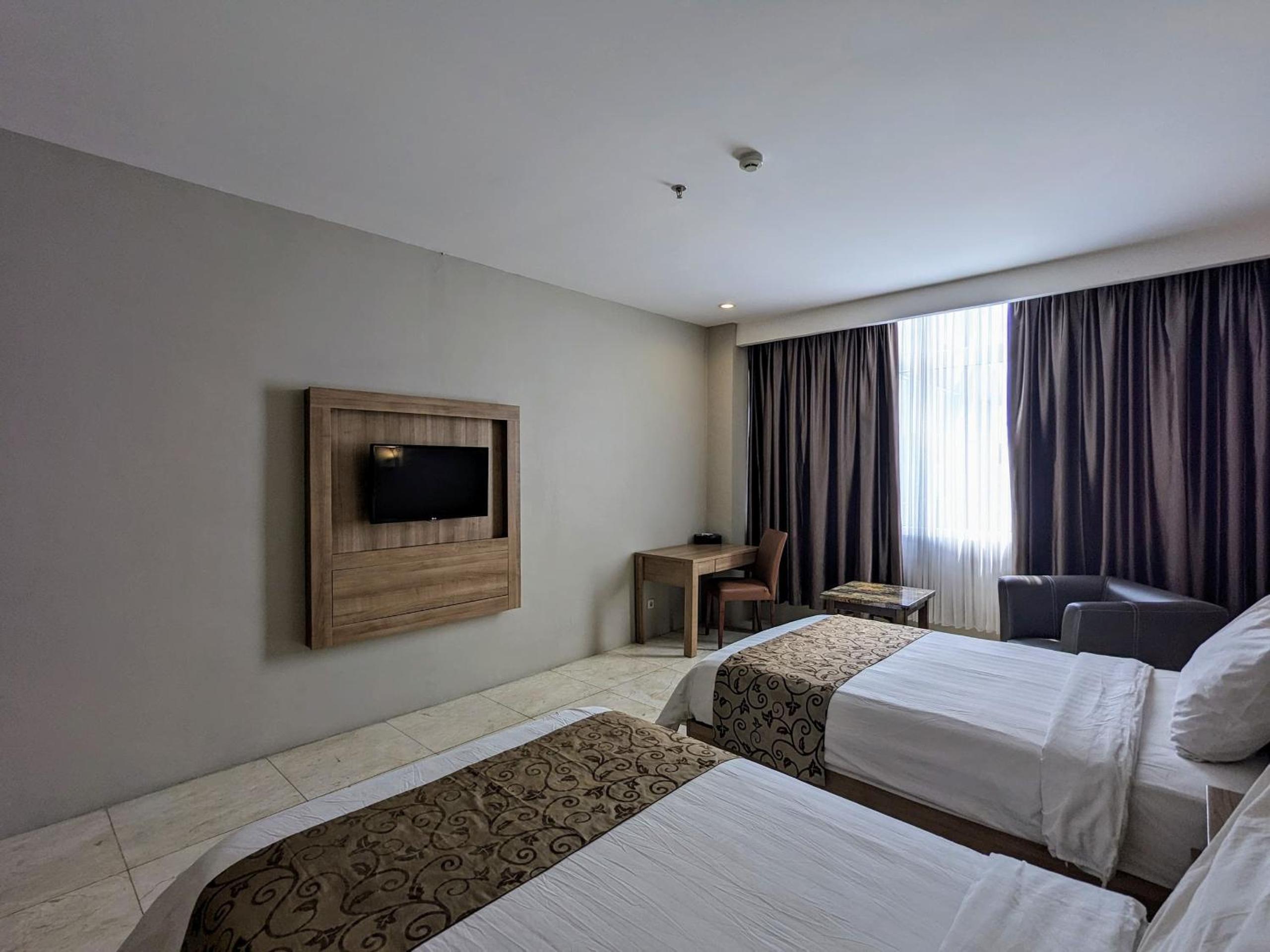 Executive Twin Room - Photo 3