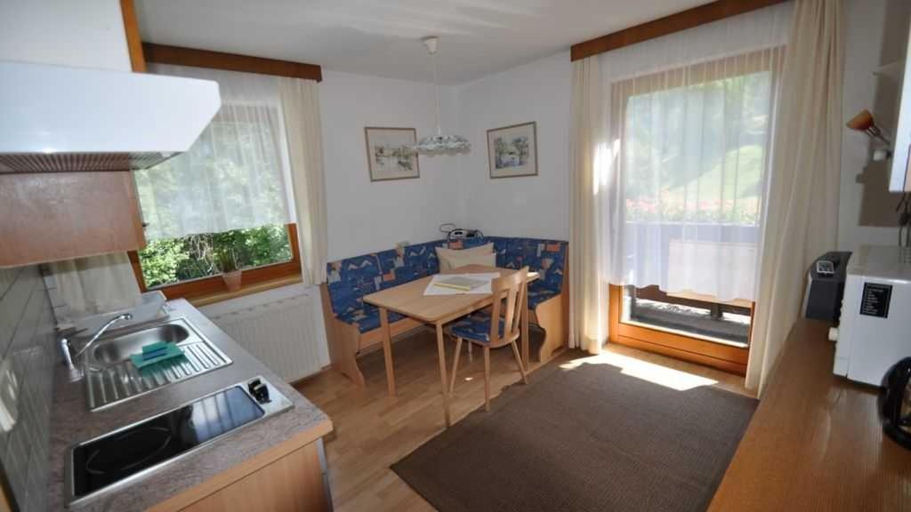 One-Bedroom Apartment with Balcony photo 2
