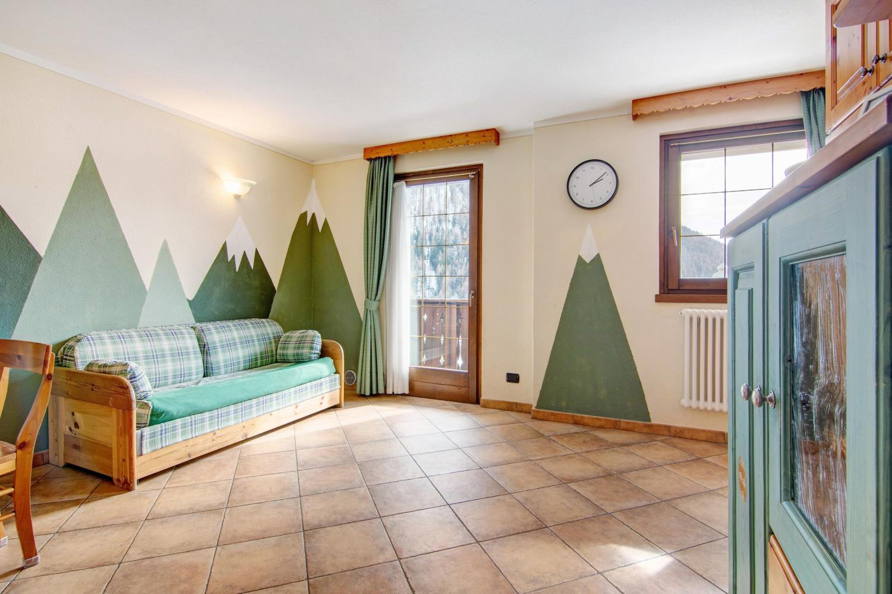 Two-Bedroom Deluxe Apartment with Balcony