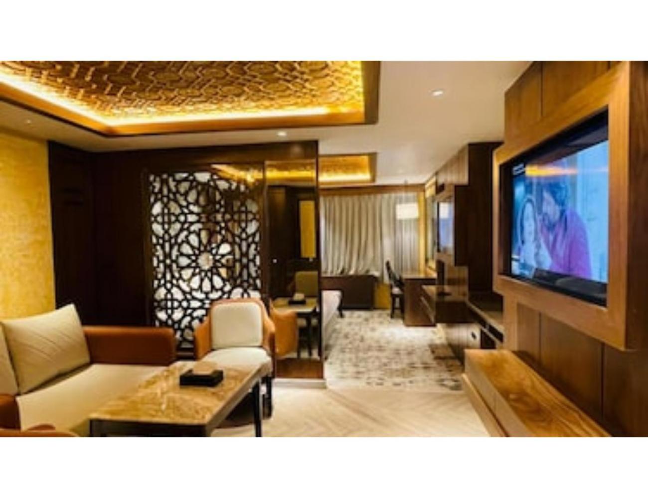 Deluxe Room - Photo 8