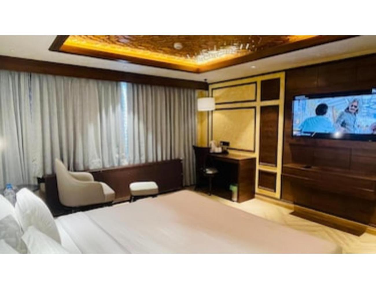 Deluxe Room - Photo 16