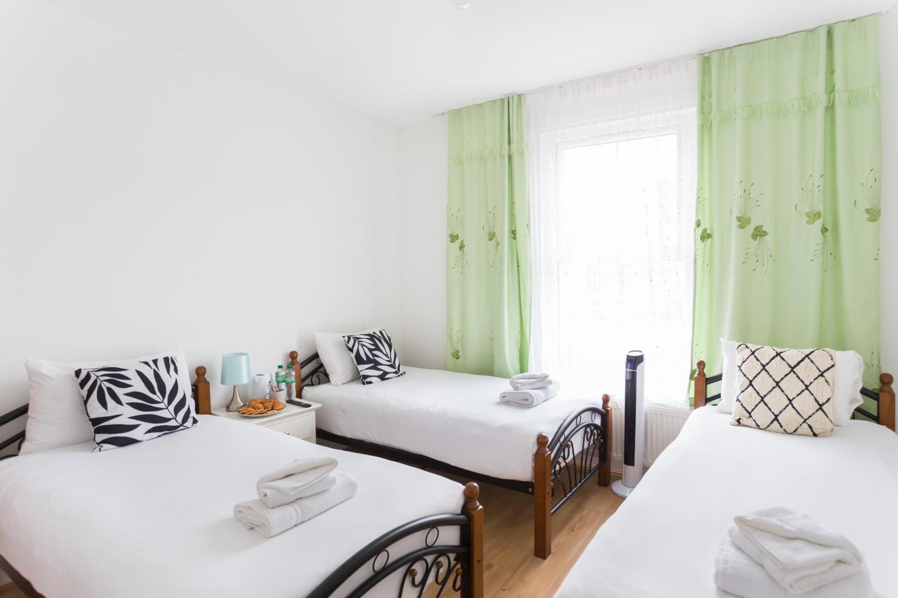Triple Room with Shared Bathroom photo 1
