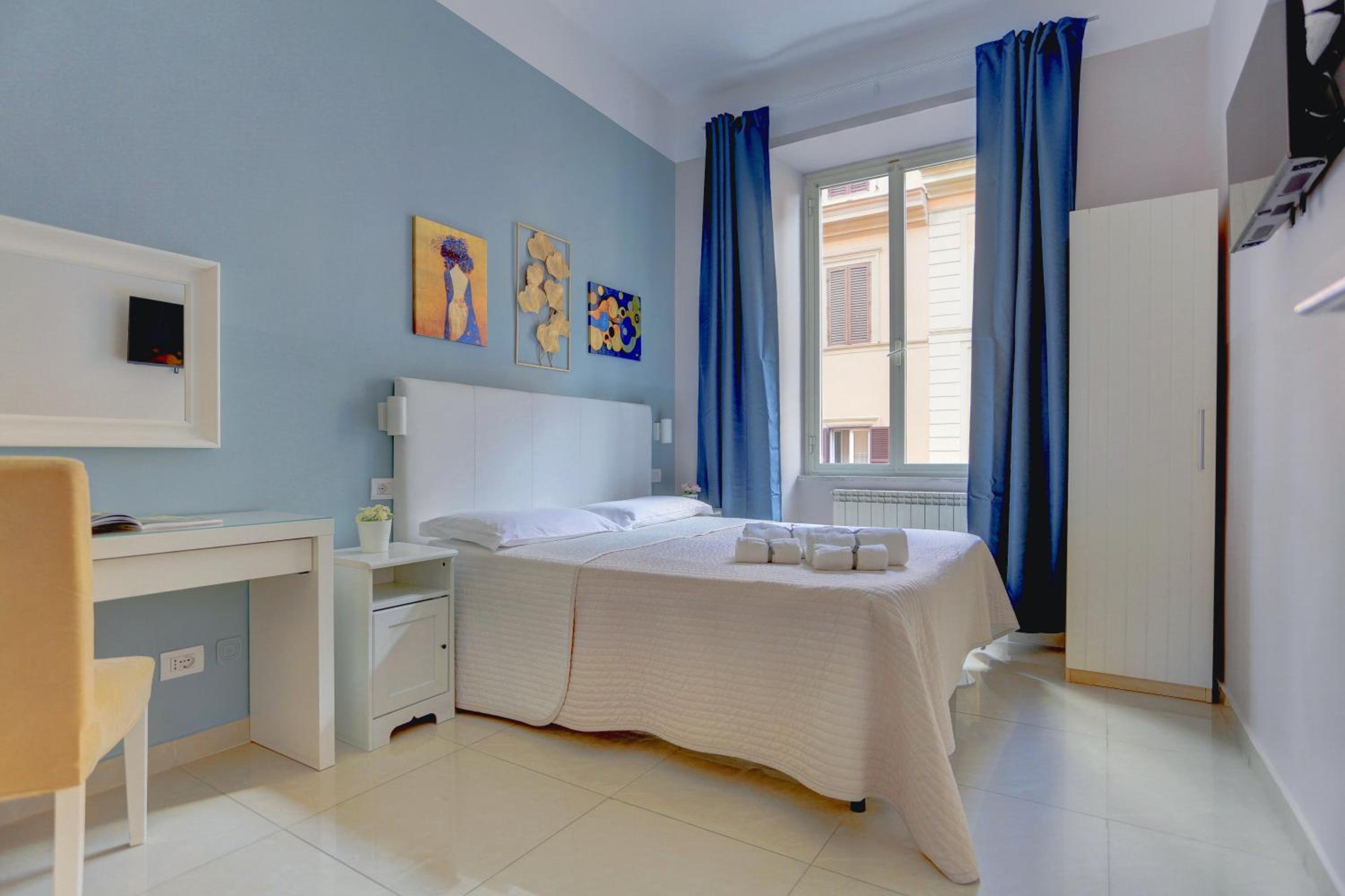 Double Or Twin Room With Shared Bathroom