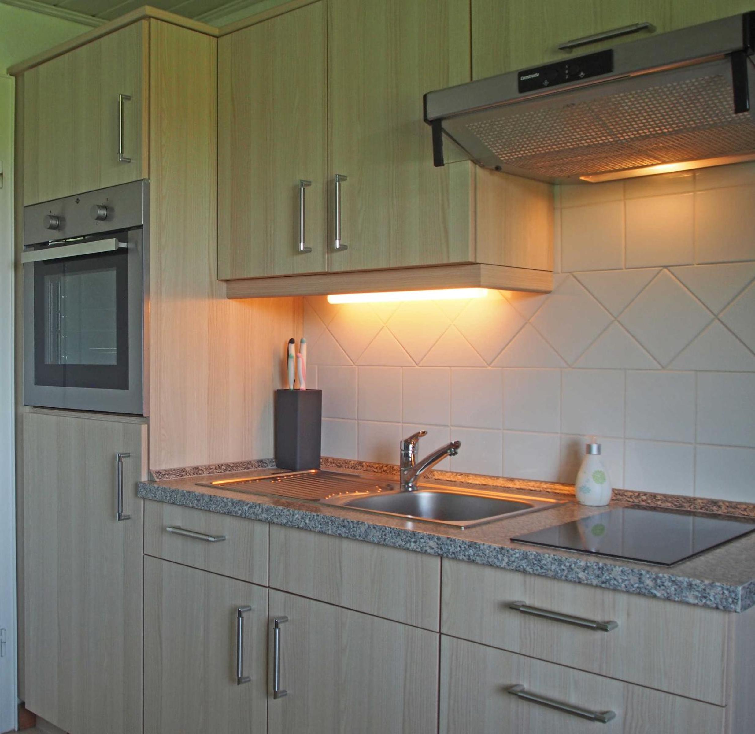 One-Bedroom Apartment with Shower photo 3