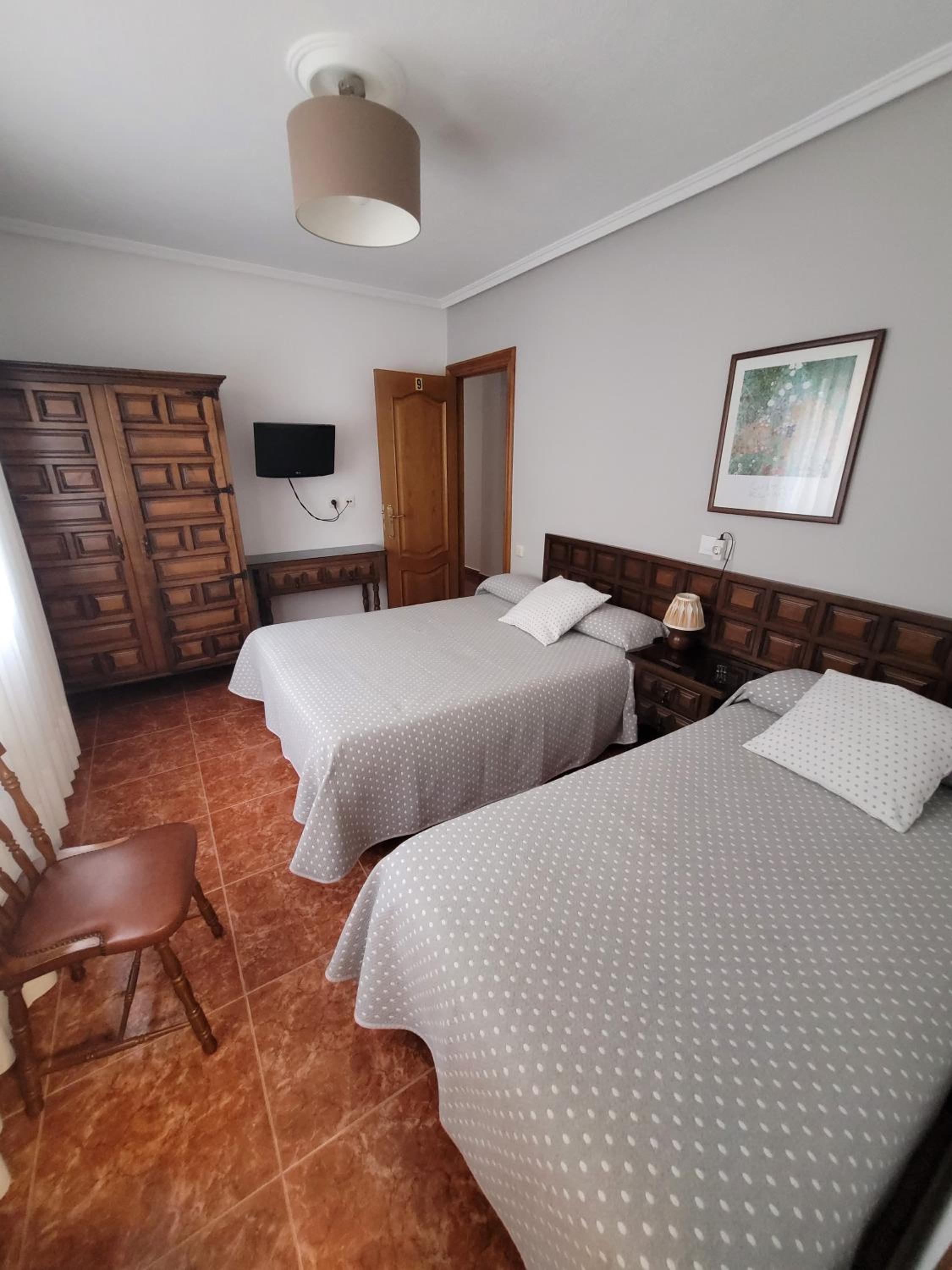 Triple Room with Private Bathroom - Photo 1