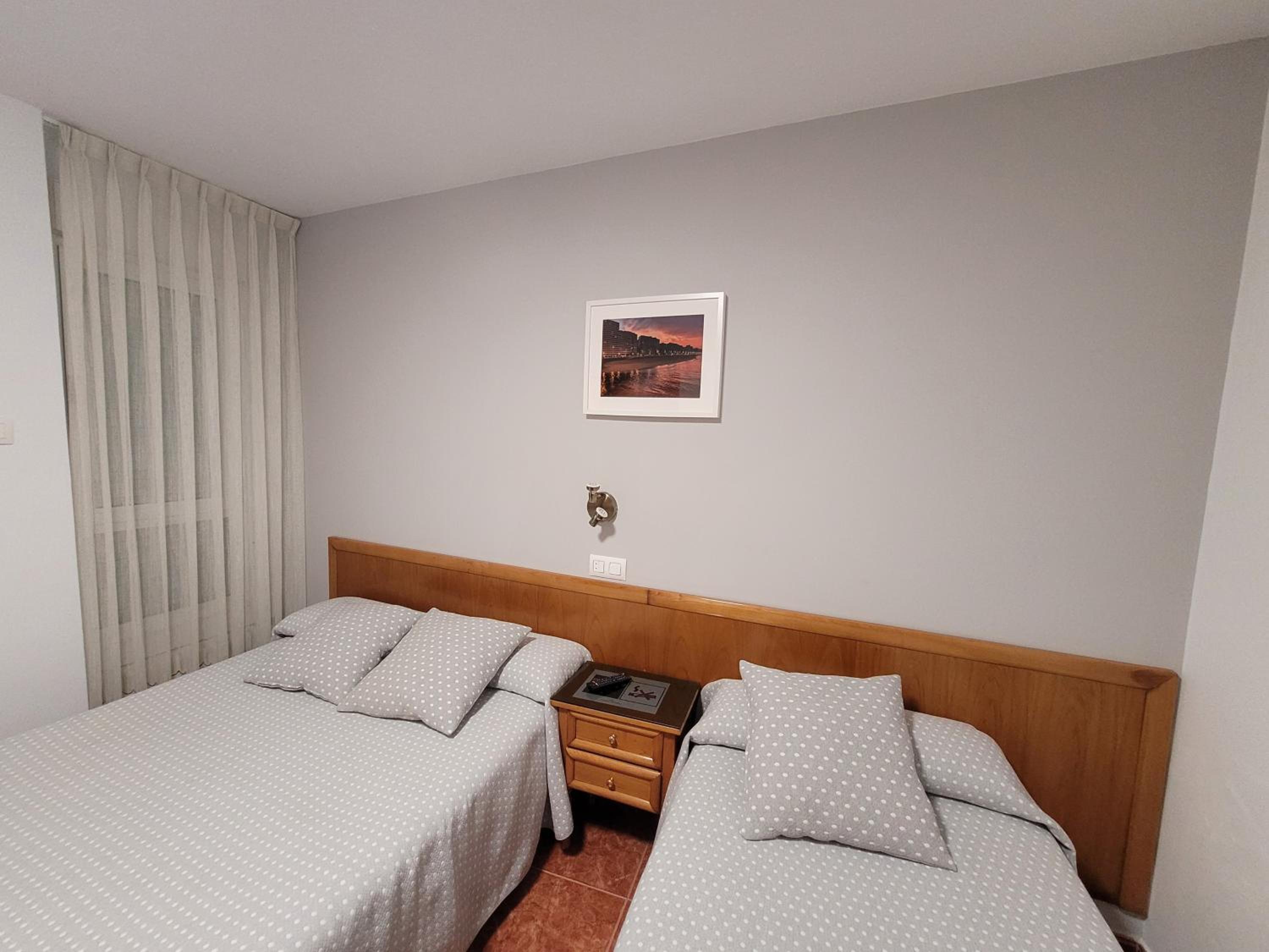 Triple Room with Private Bathroom - Photo 14