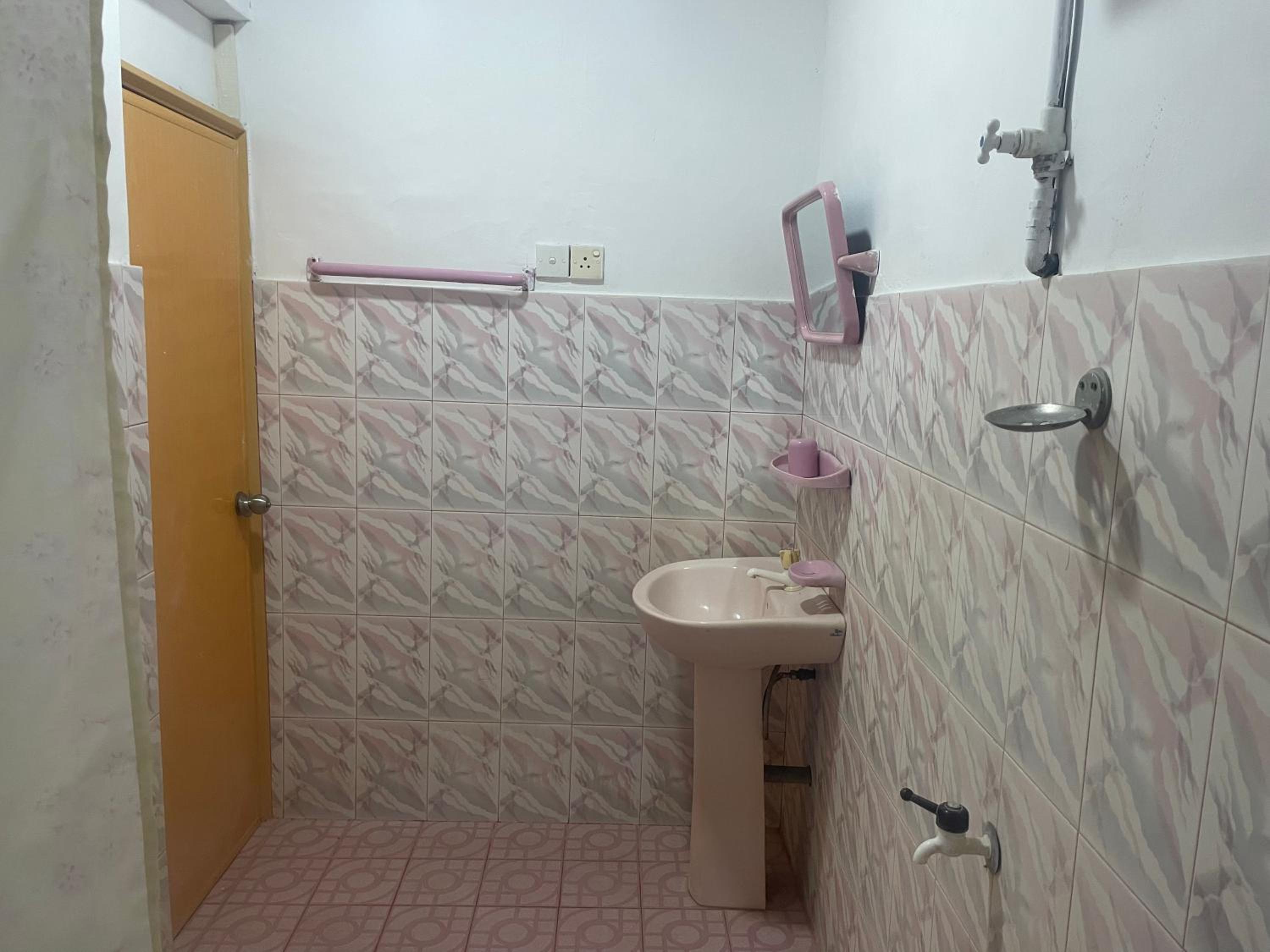 Budget Double Room photo 3