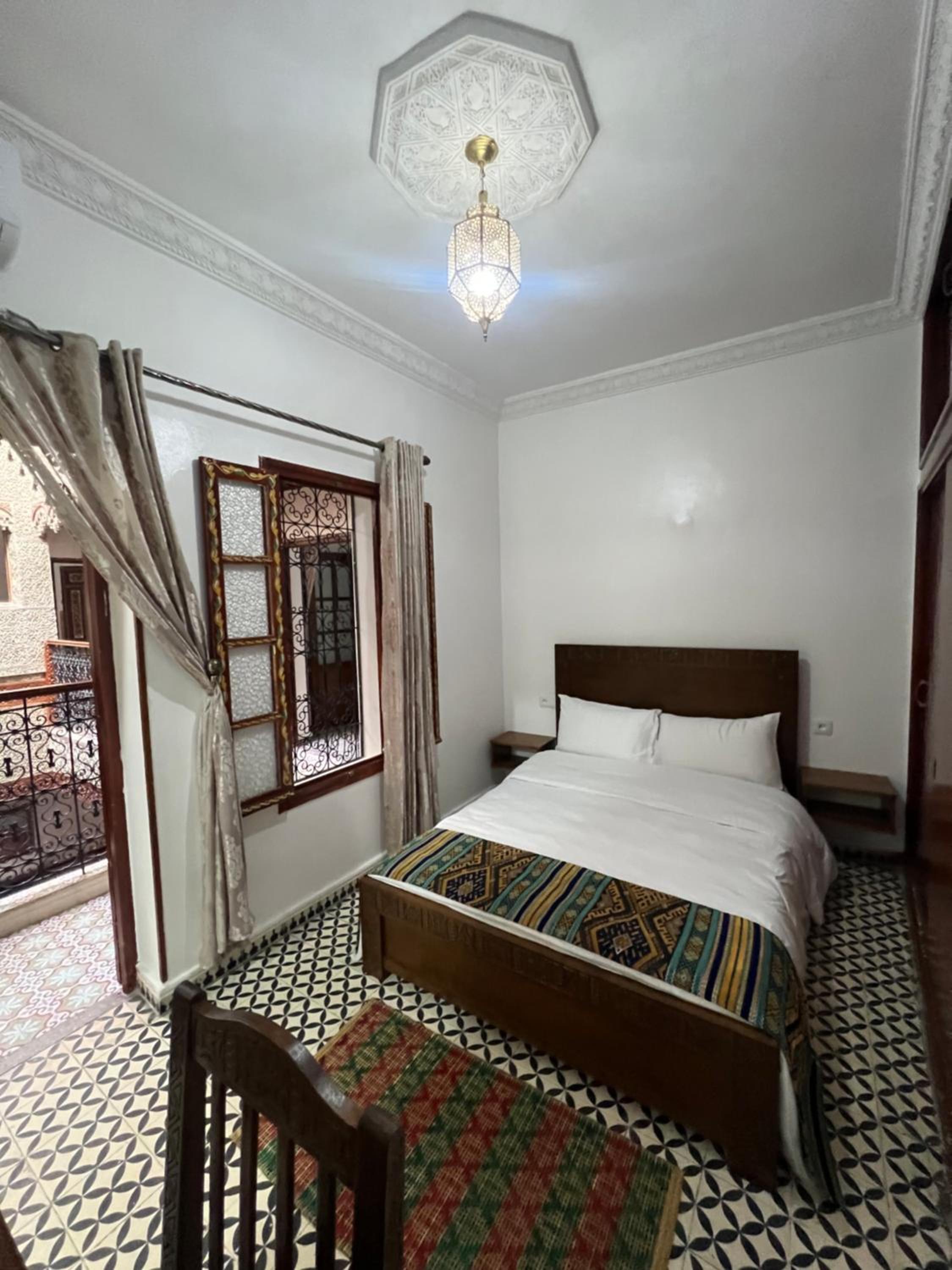Double Room with Private Bathroom - Photo 7