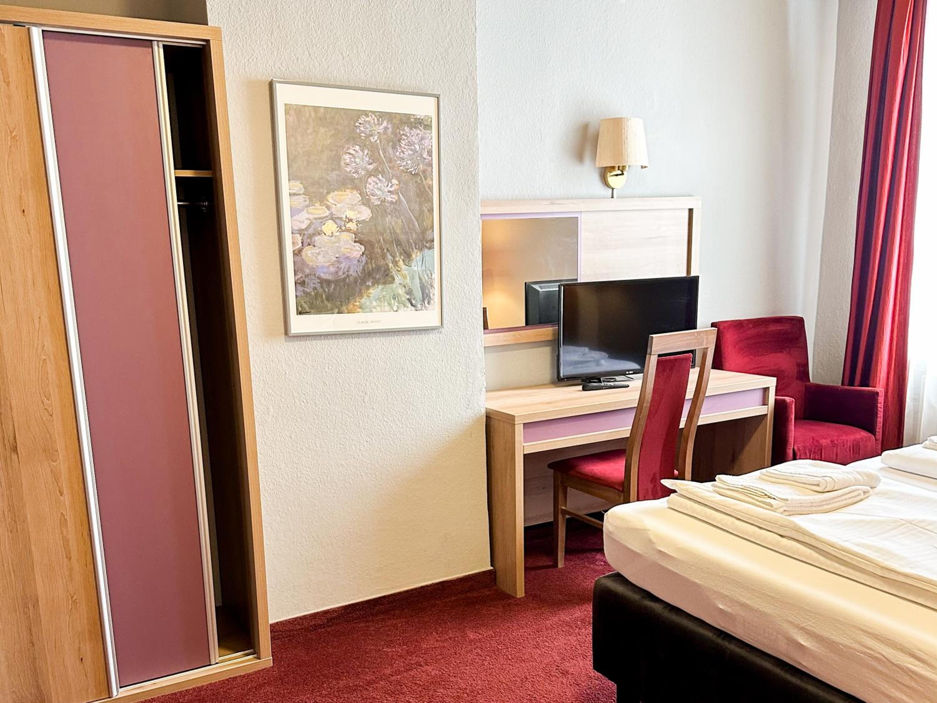 Double Room - Photo 9