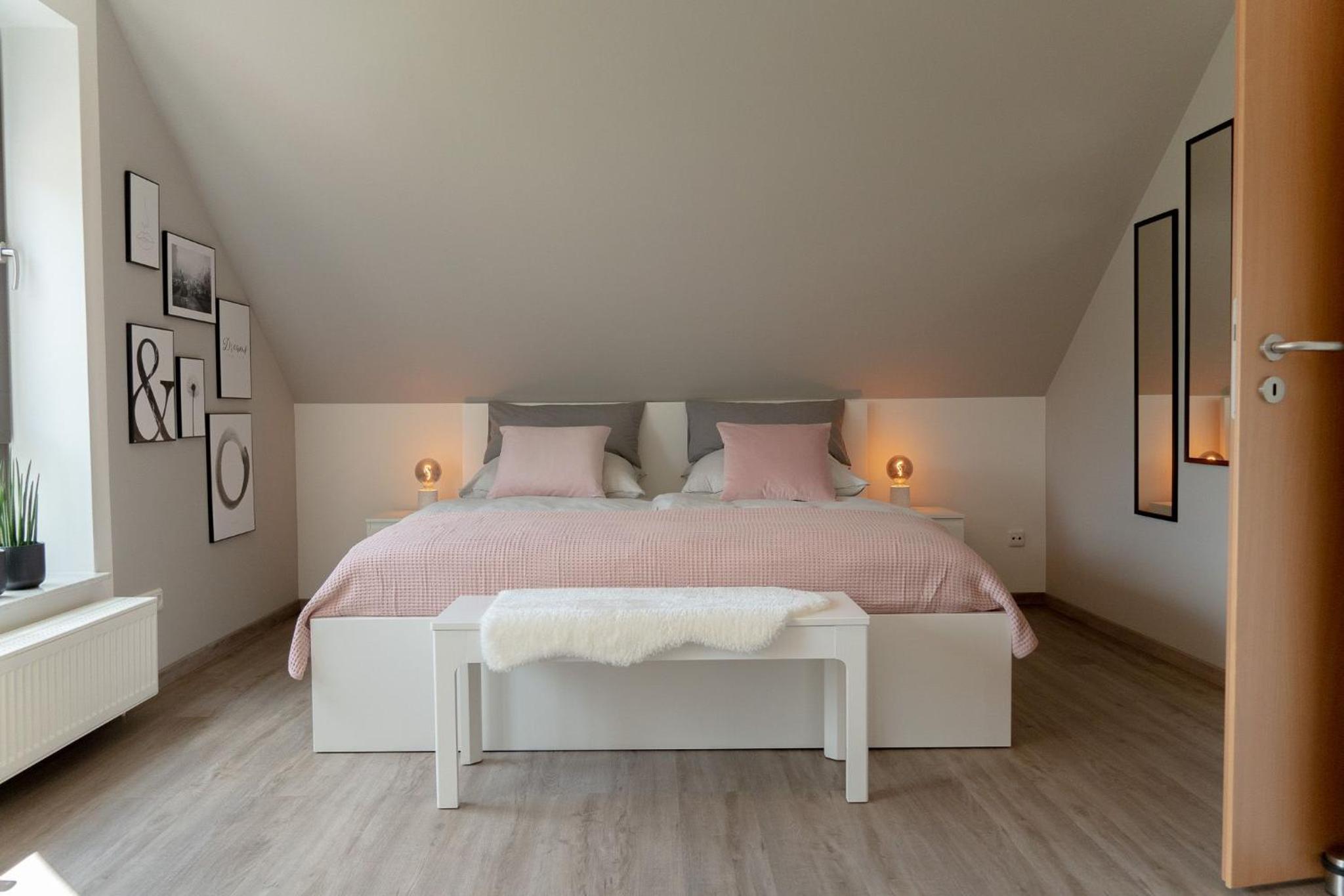 Two-Bedroom Apartment with Mountain View photo 3
