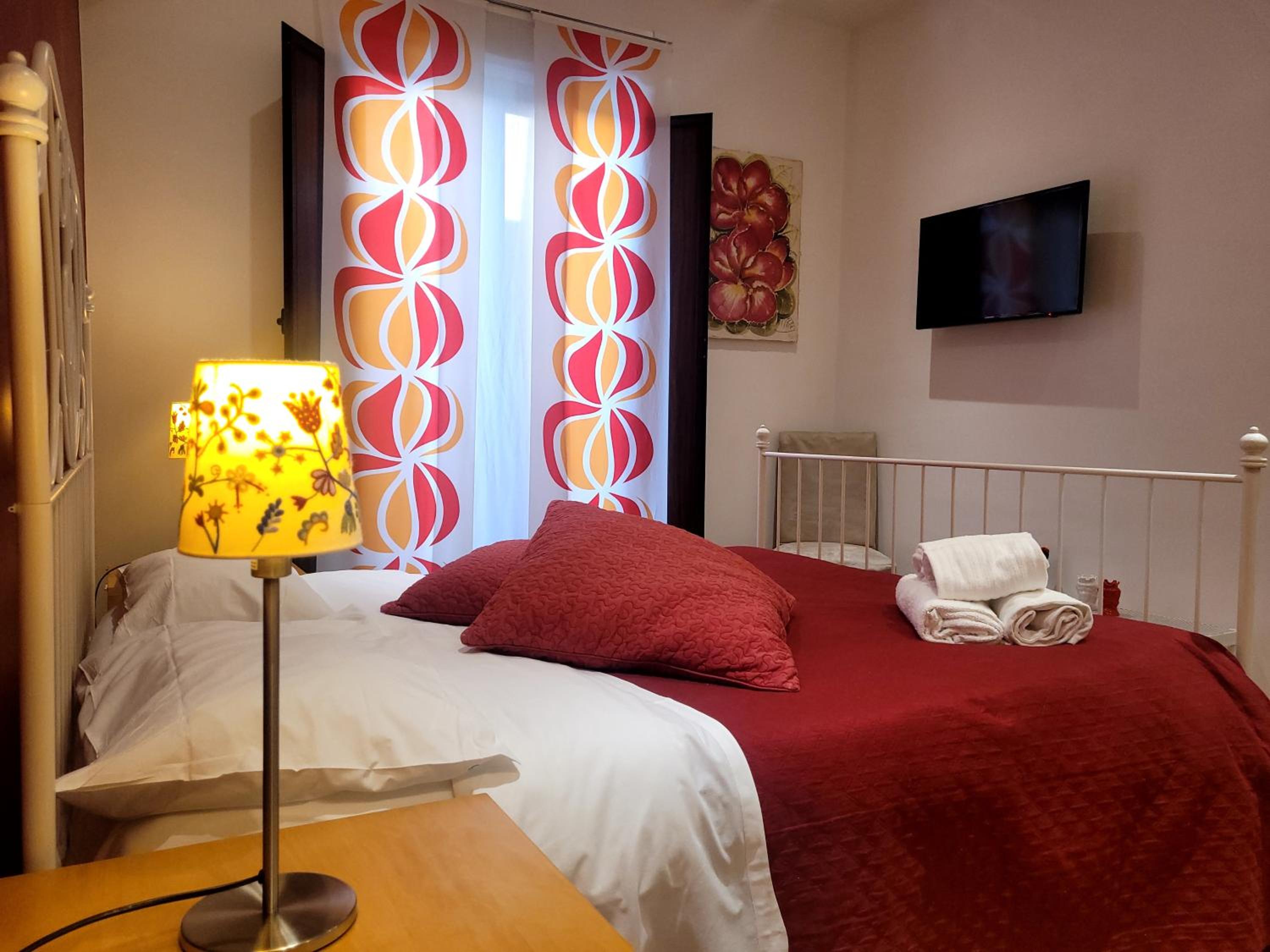 Standard Queen Room