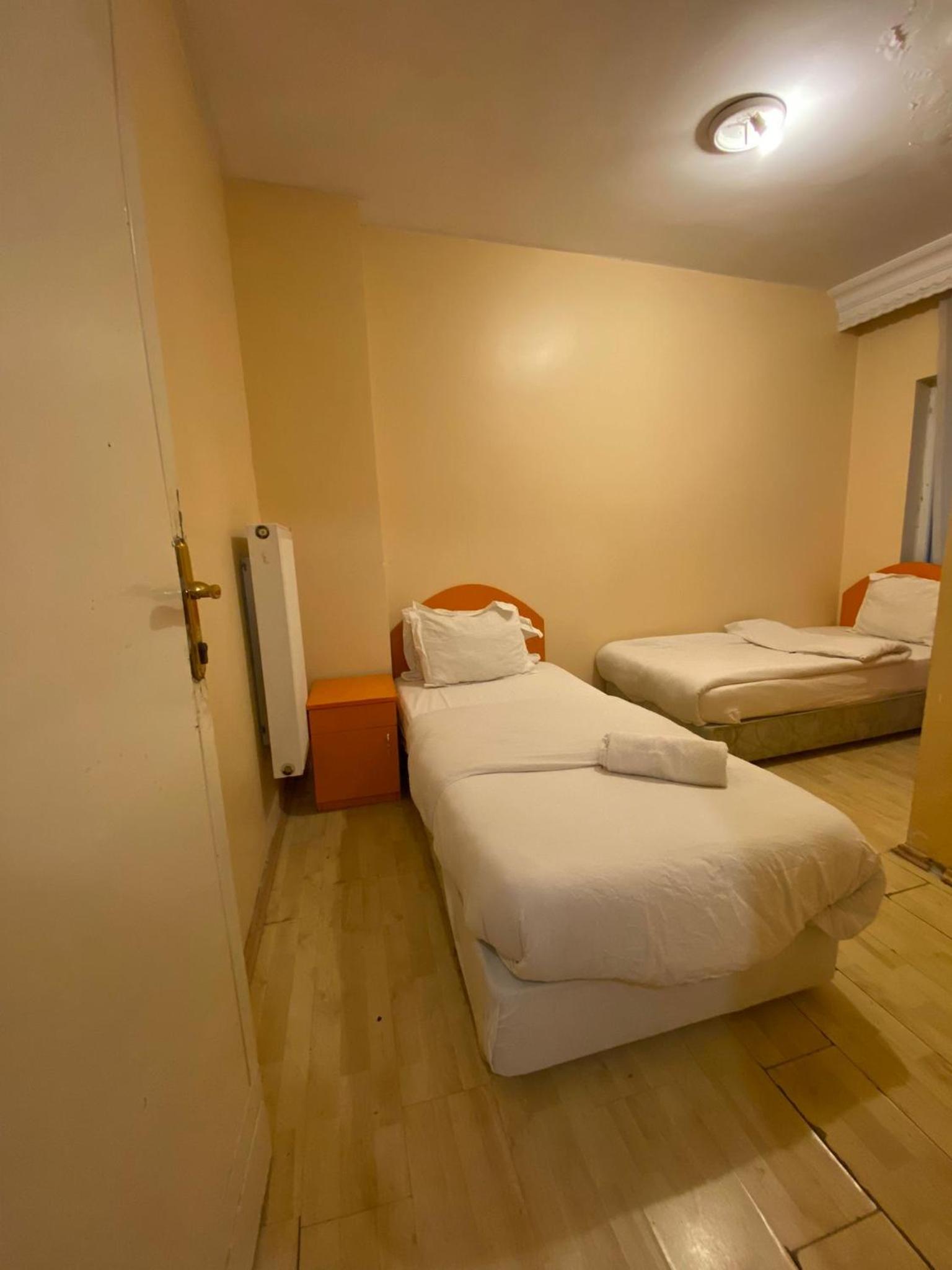 Twin Room With Balcony photo 2