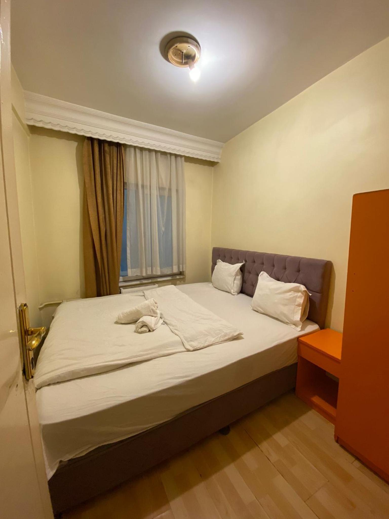 Small Single Room photo 3