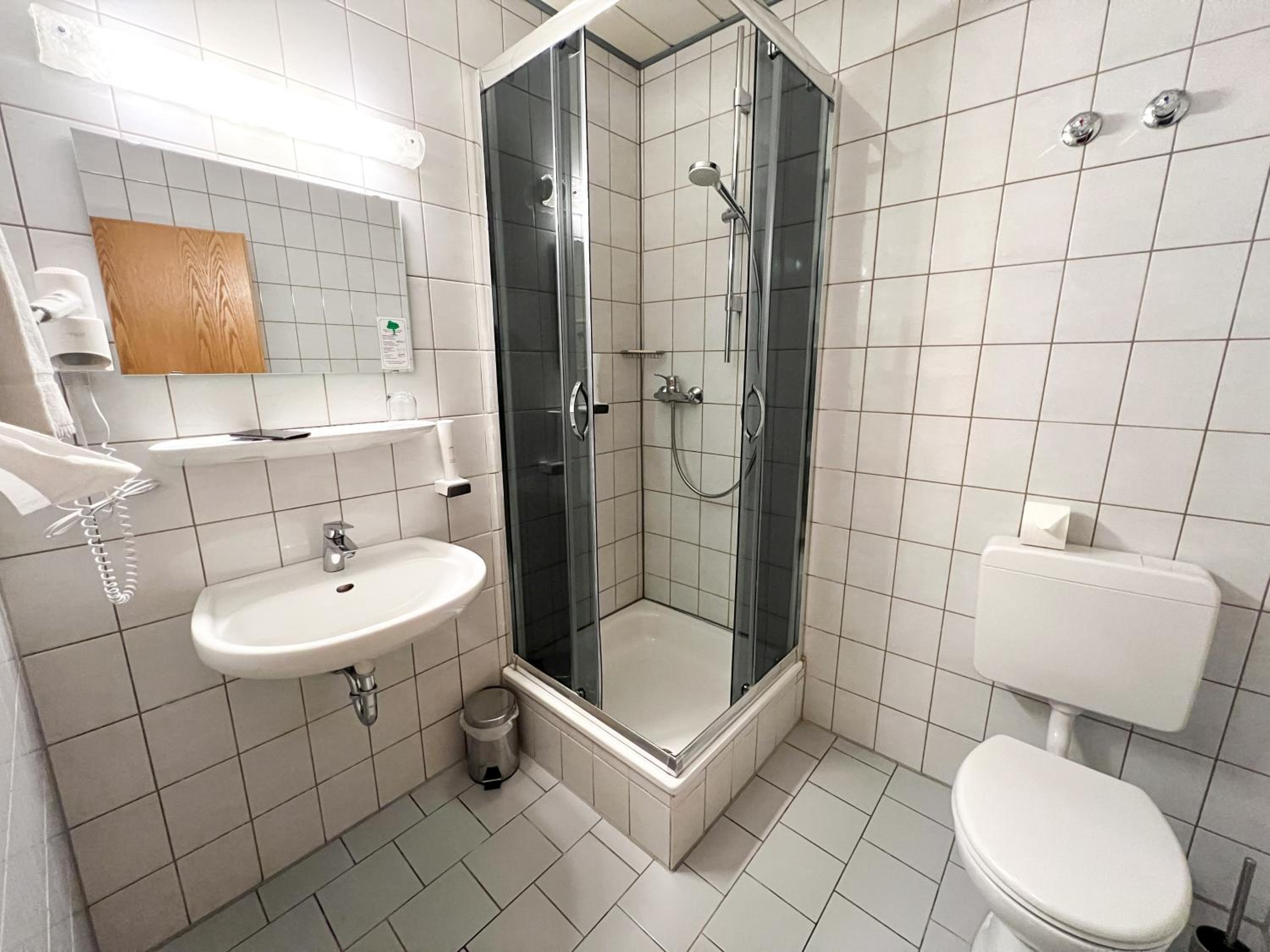 Double Room - Photo 7