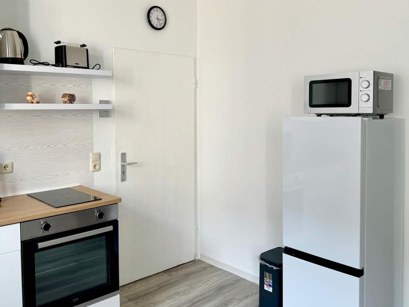 Apartment with Shower photo 3