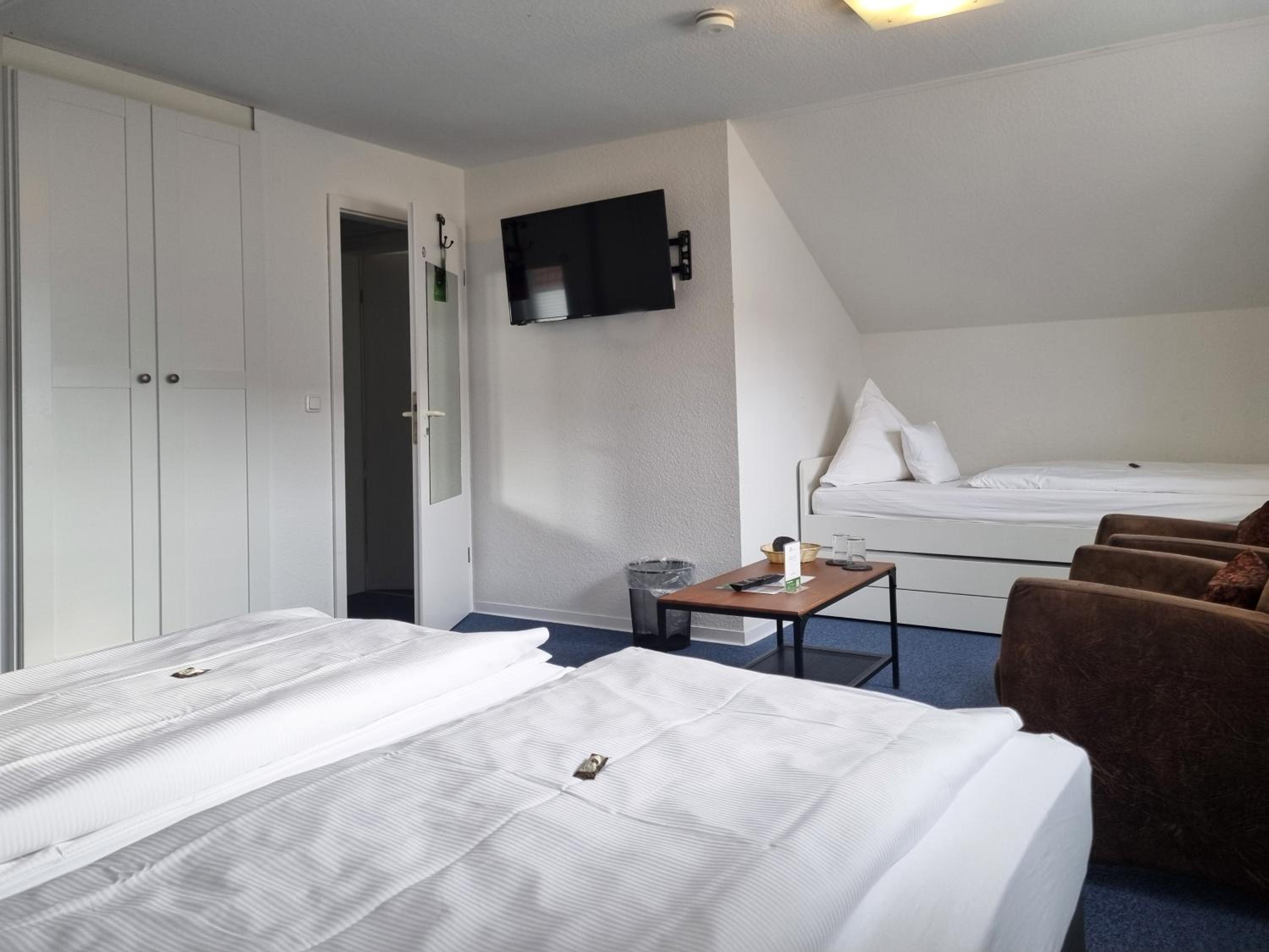 Standard Double Room photo 2