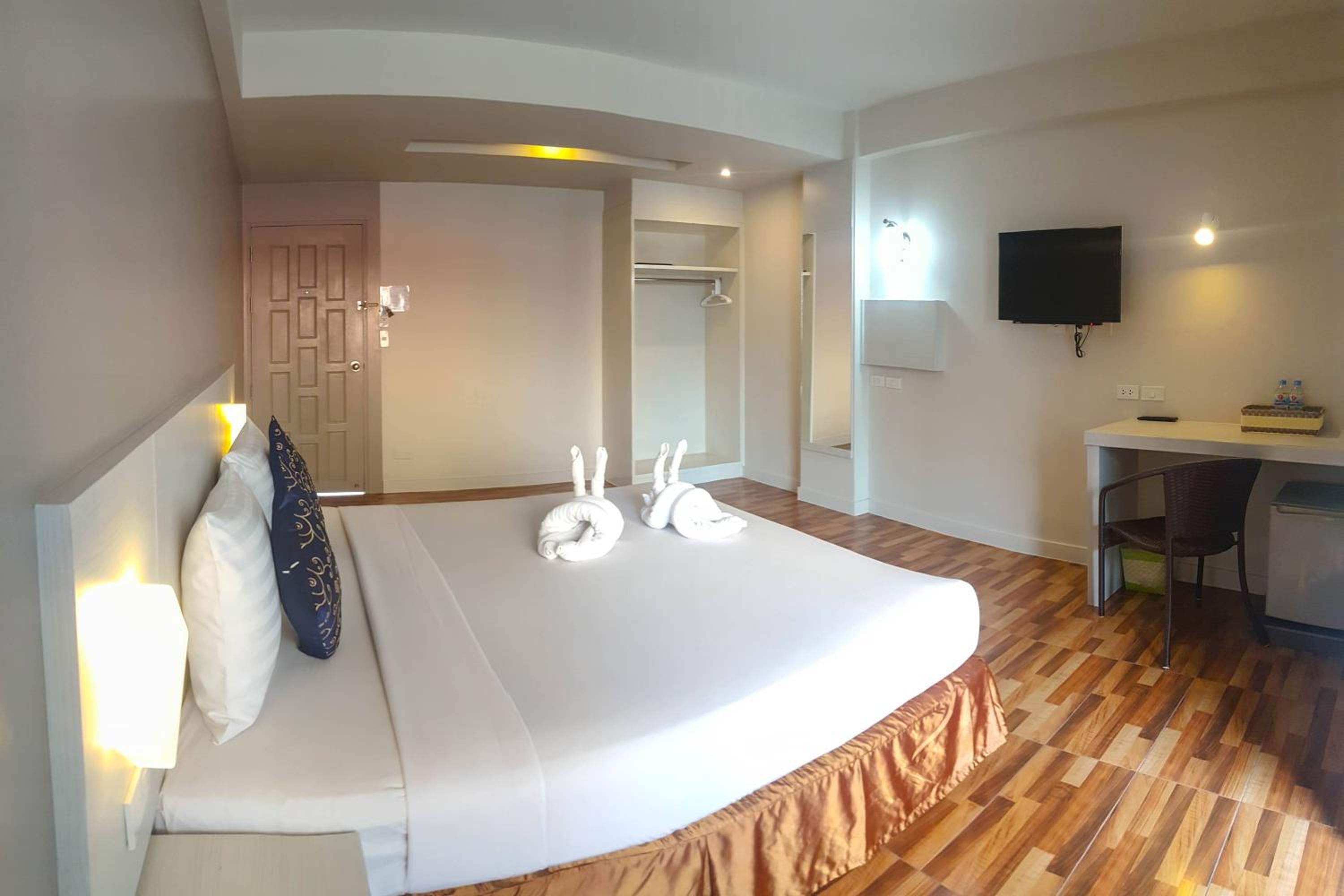 Superior King Room - Photo 4