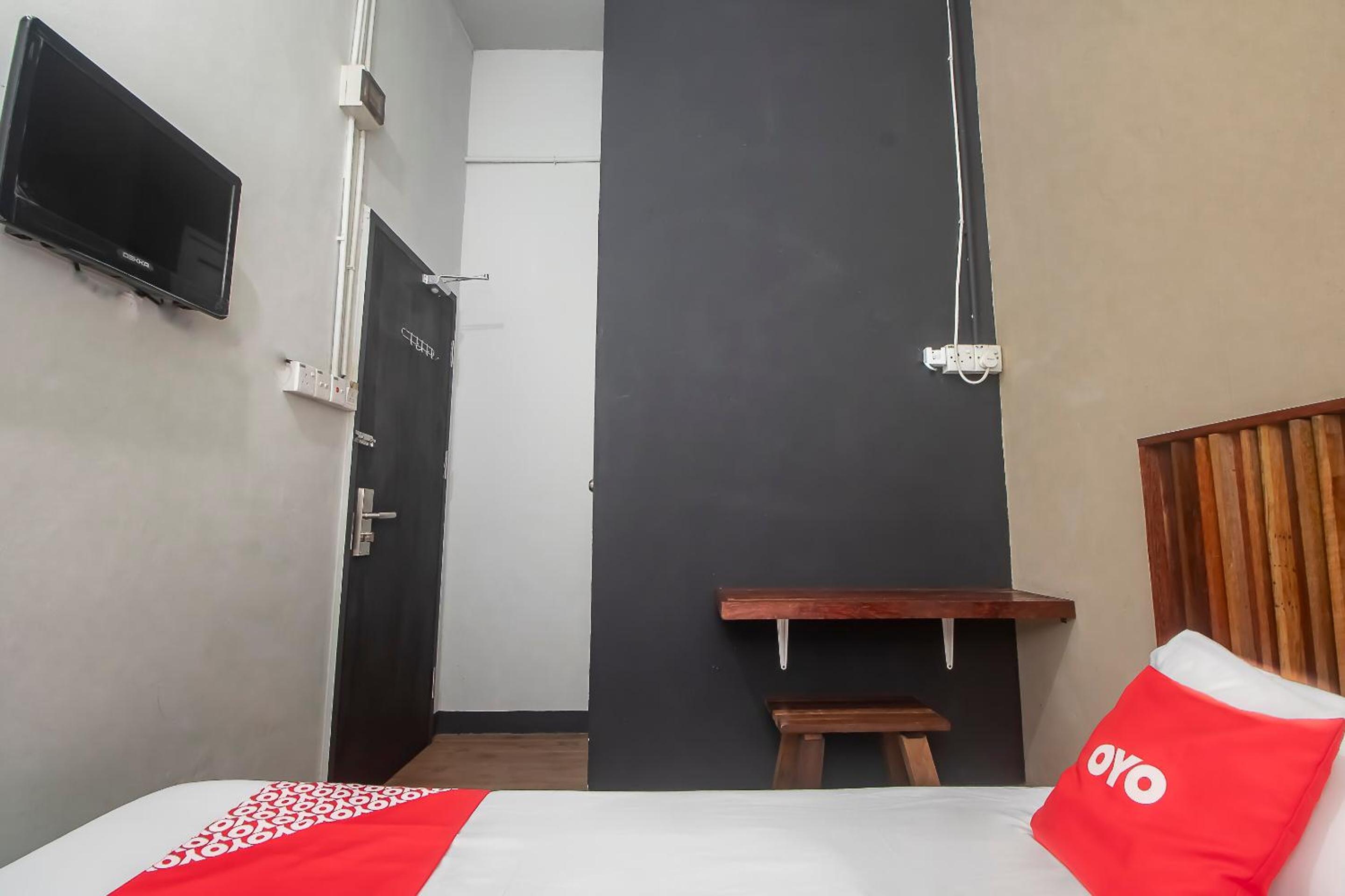 Standard Double Room - Photo 6