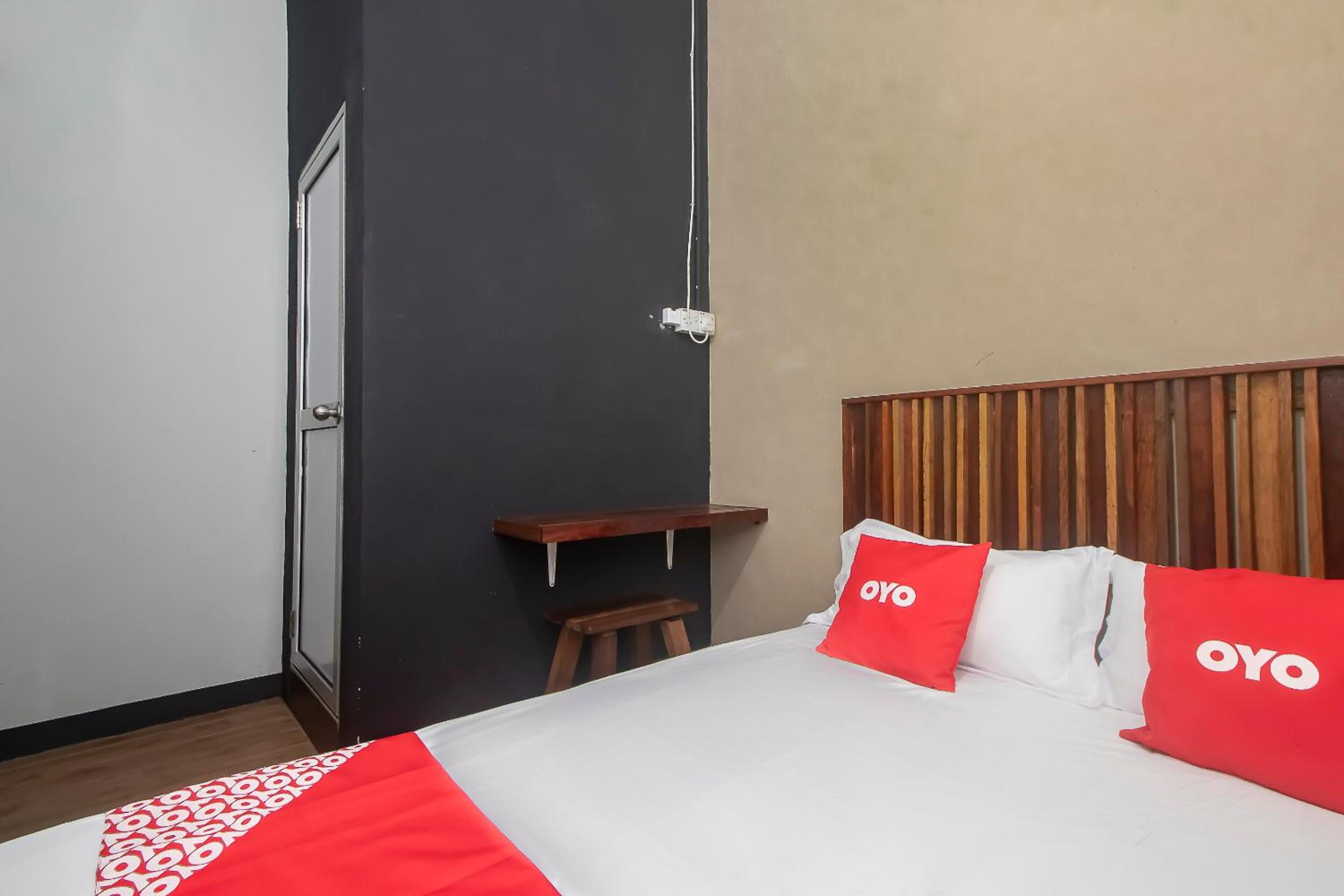 Standard Double Room - Photo 8