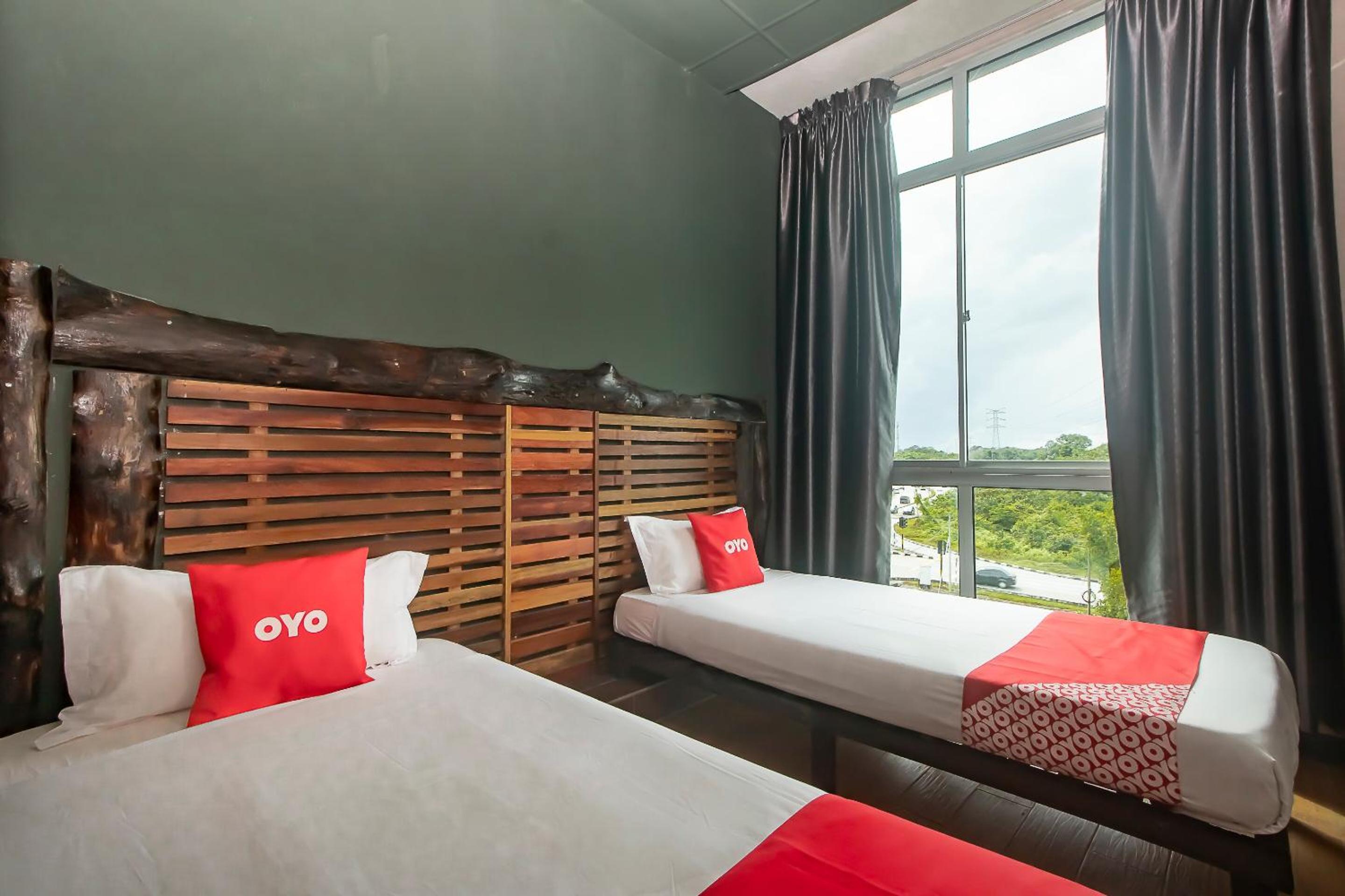 Deluxe Twin Room - Photo 9