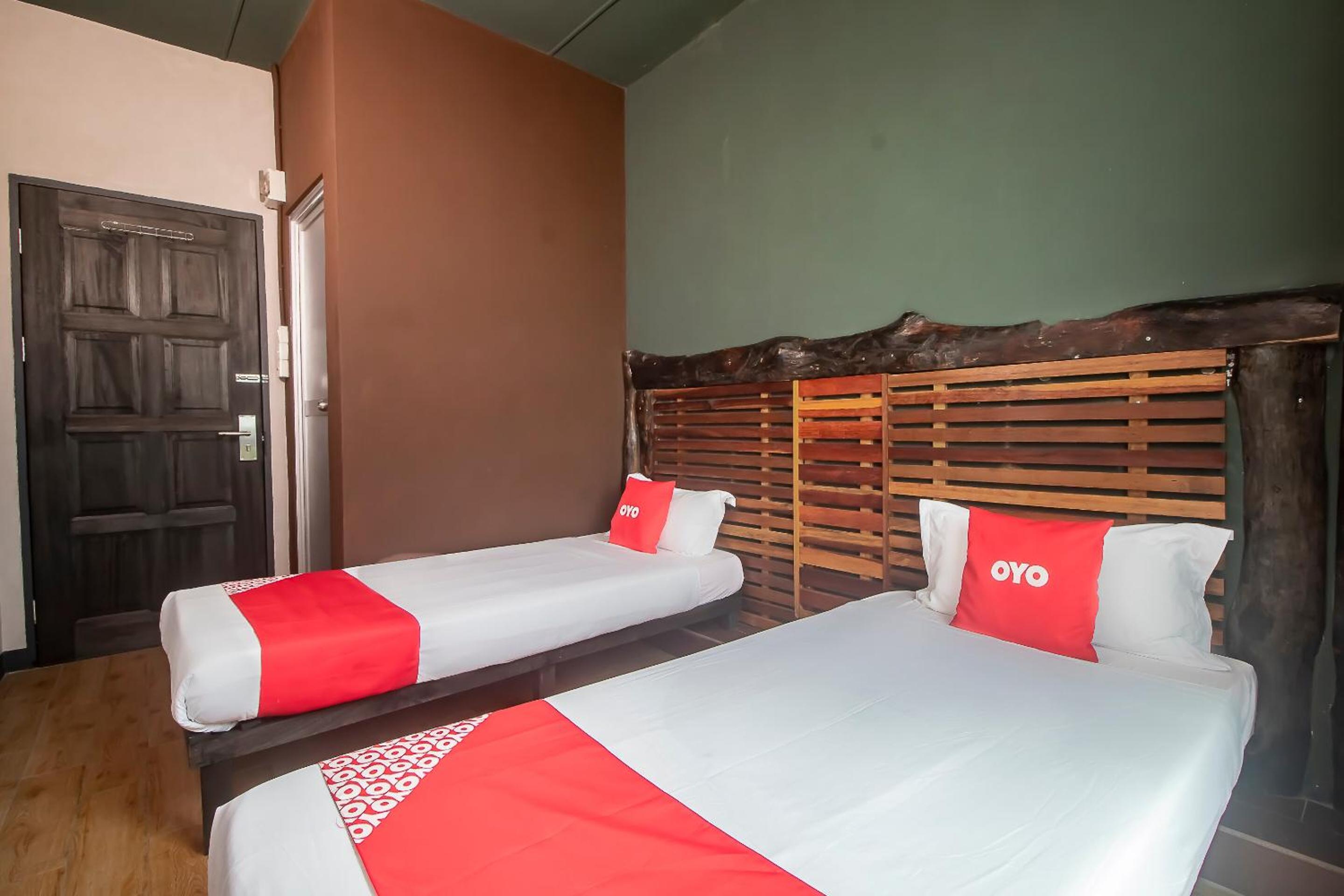 Deluxe Twin Room - Photo 2