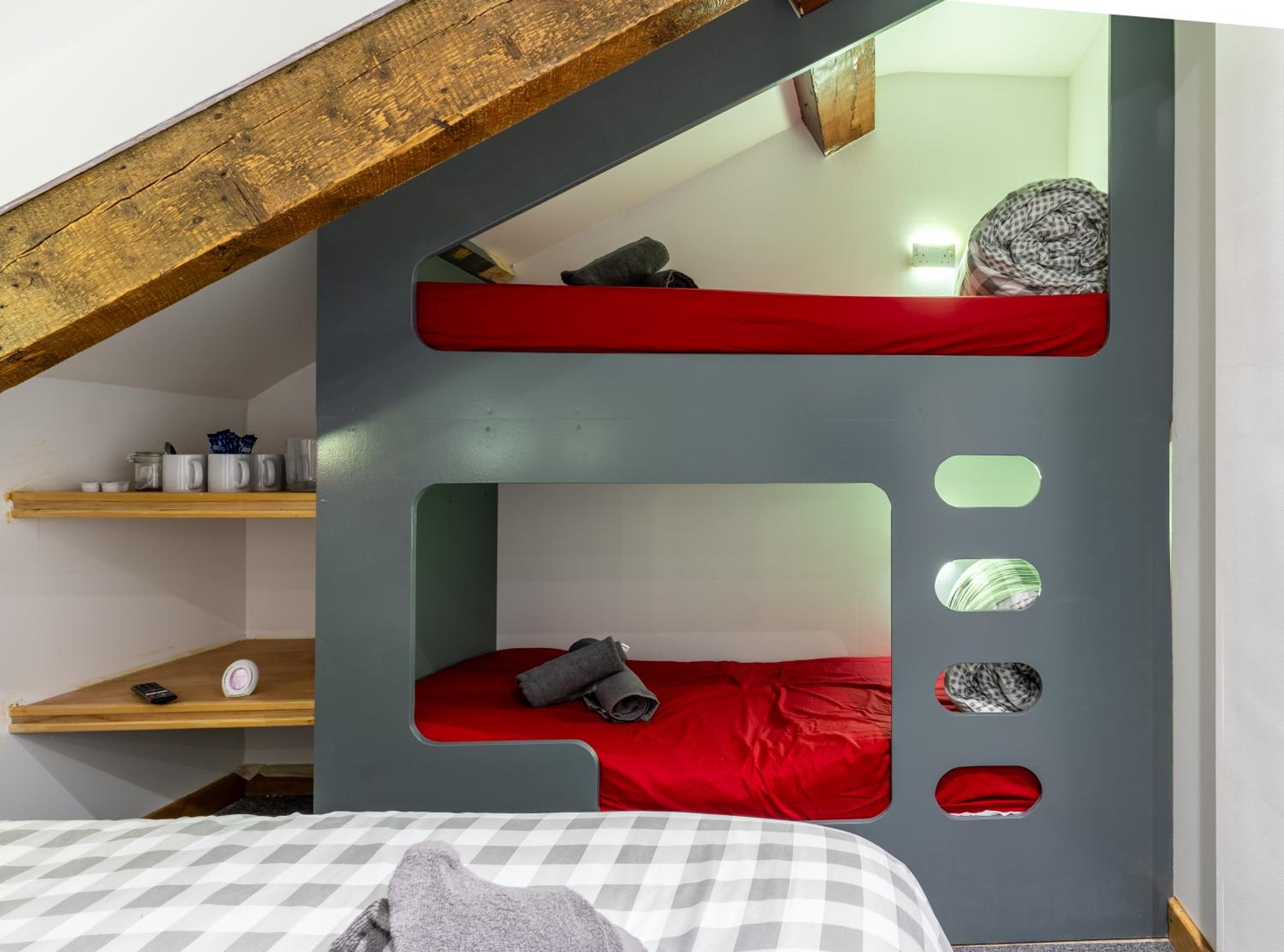 Quadruple Room with Private Bathroom