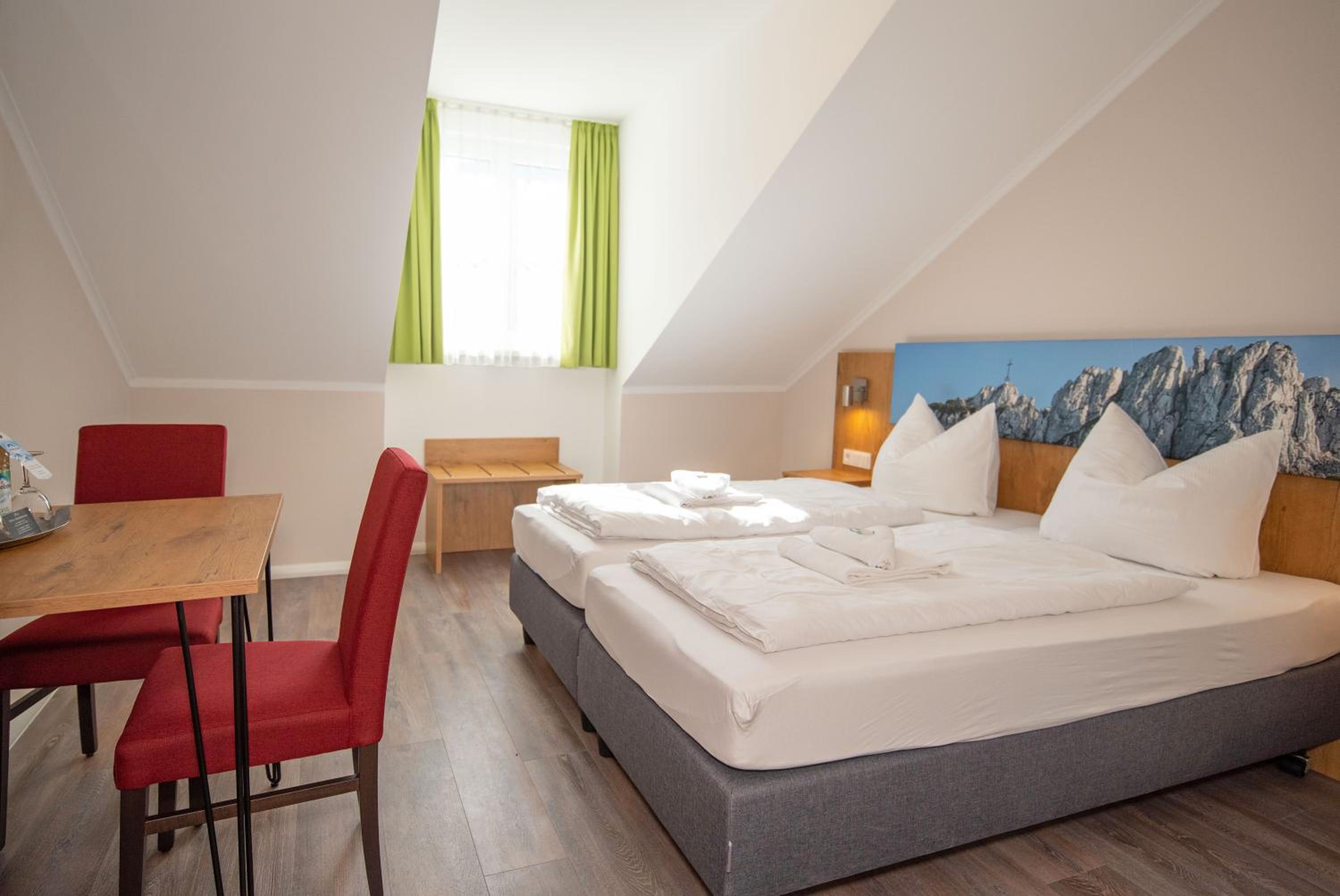 Superior Double or Twin Room with Mountain View