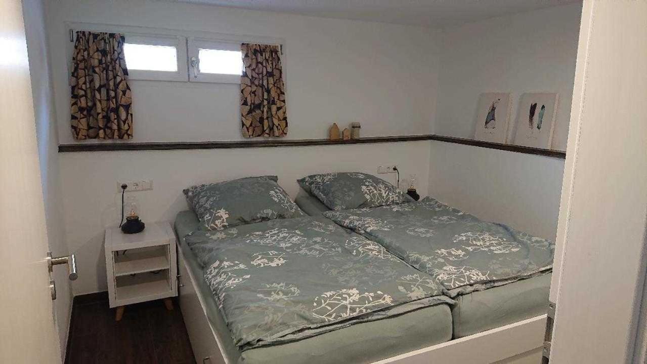 One-Bedroom Apartment with Shower photo 2