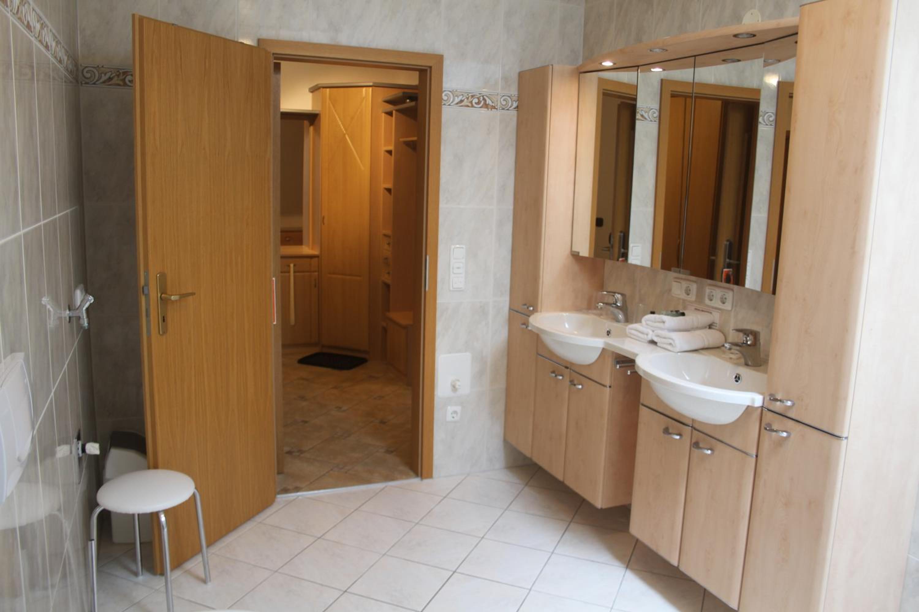 Two-Bedroom Apartment - Photo 9