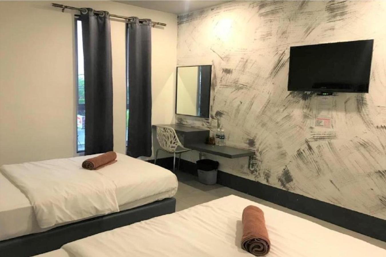 Deluxe Twin Room - Photo 2