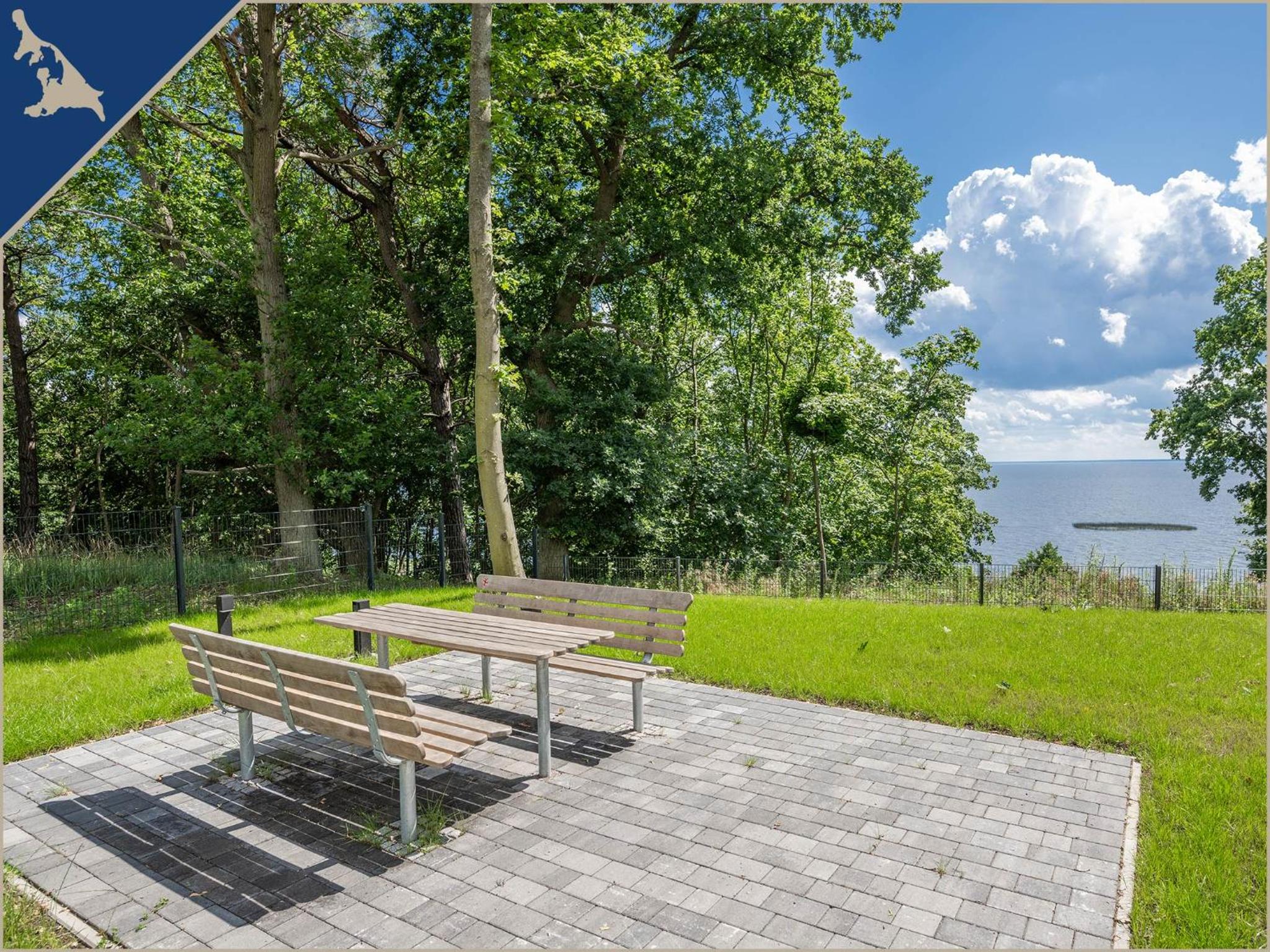 Apartment with Lake View photo 3