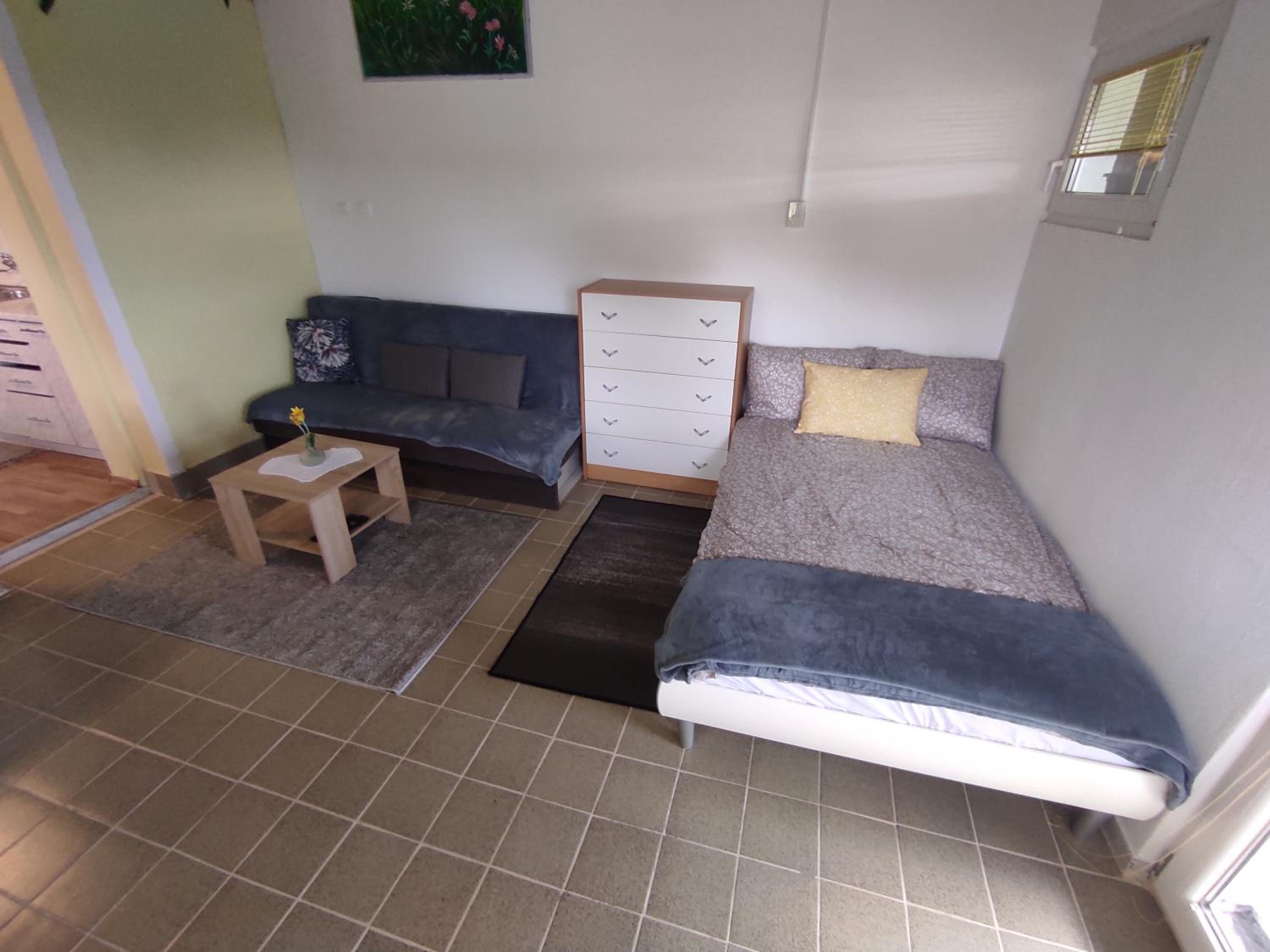 One-Bedroom Apartment photo 1