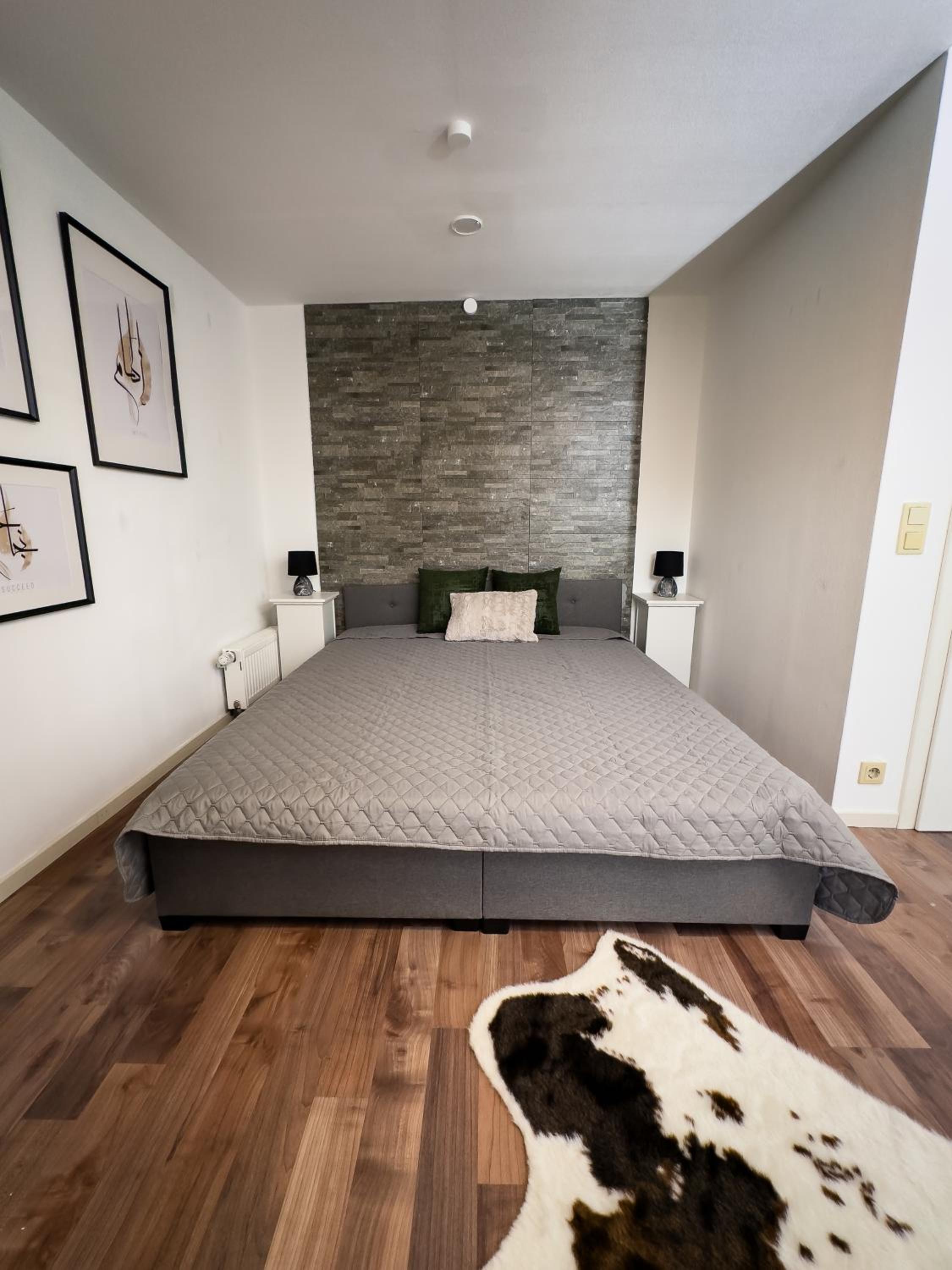 One-Bedroom Apartment photo 3