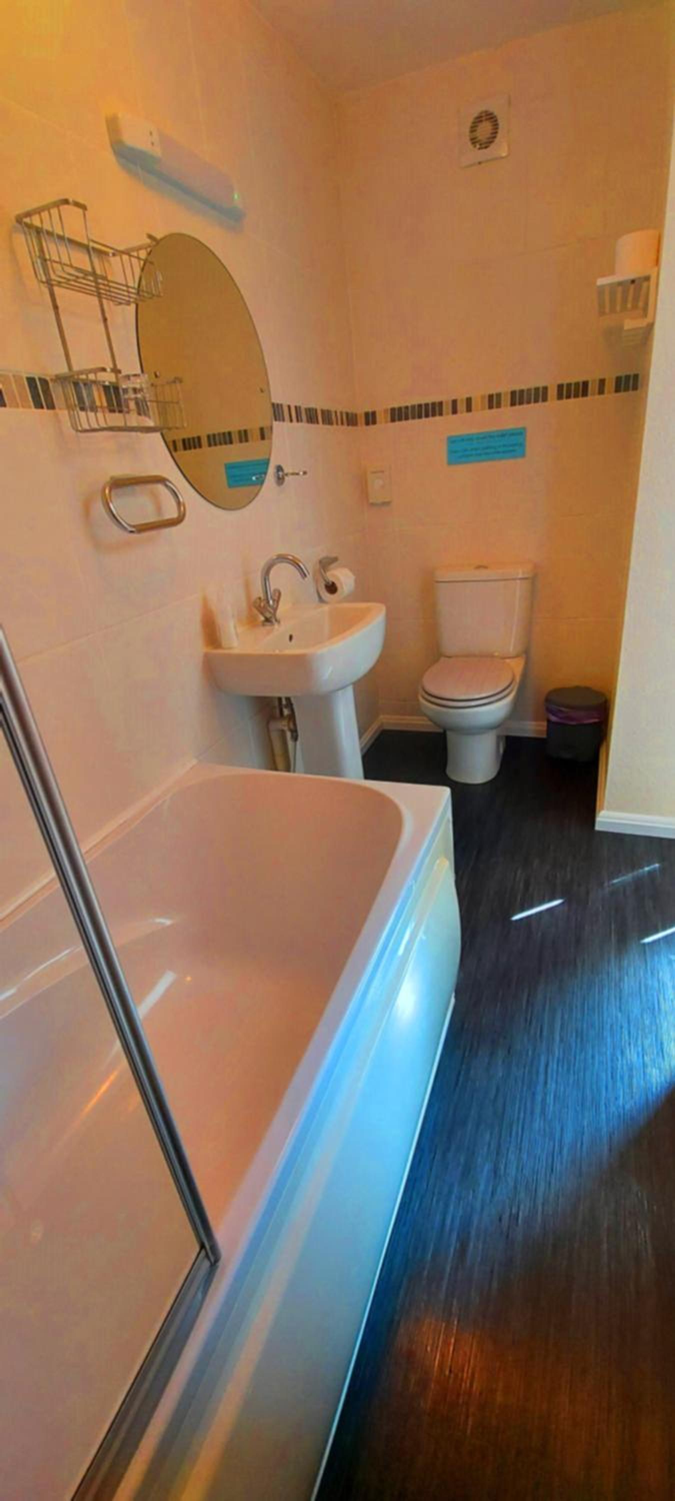 Double Room with Private Bathroom - Photo 6