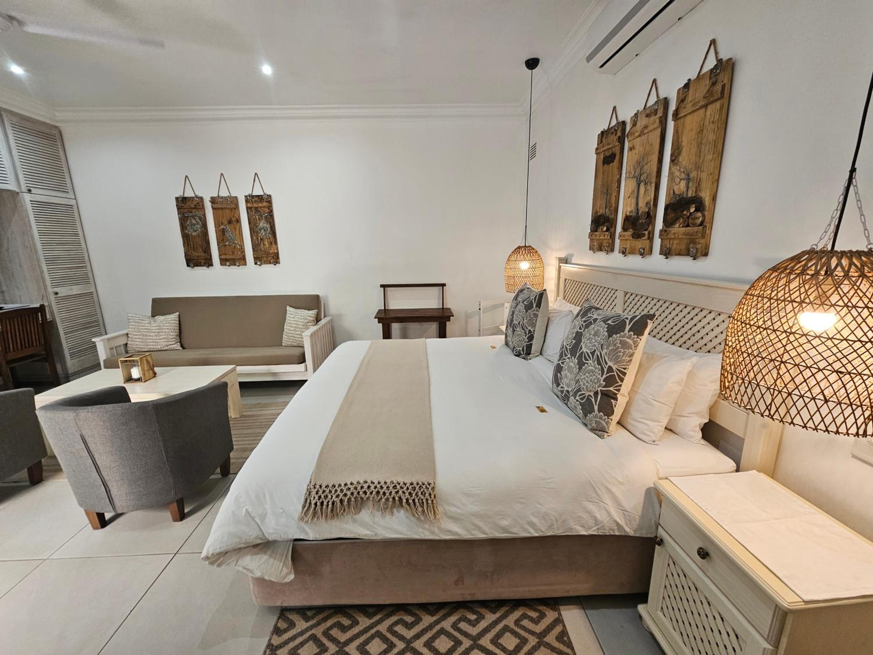 Deluxe One-Bedroom Apartment with Garden View - Photo 6