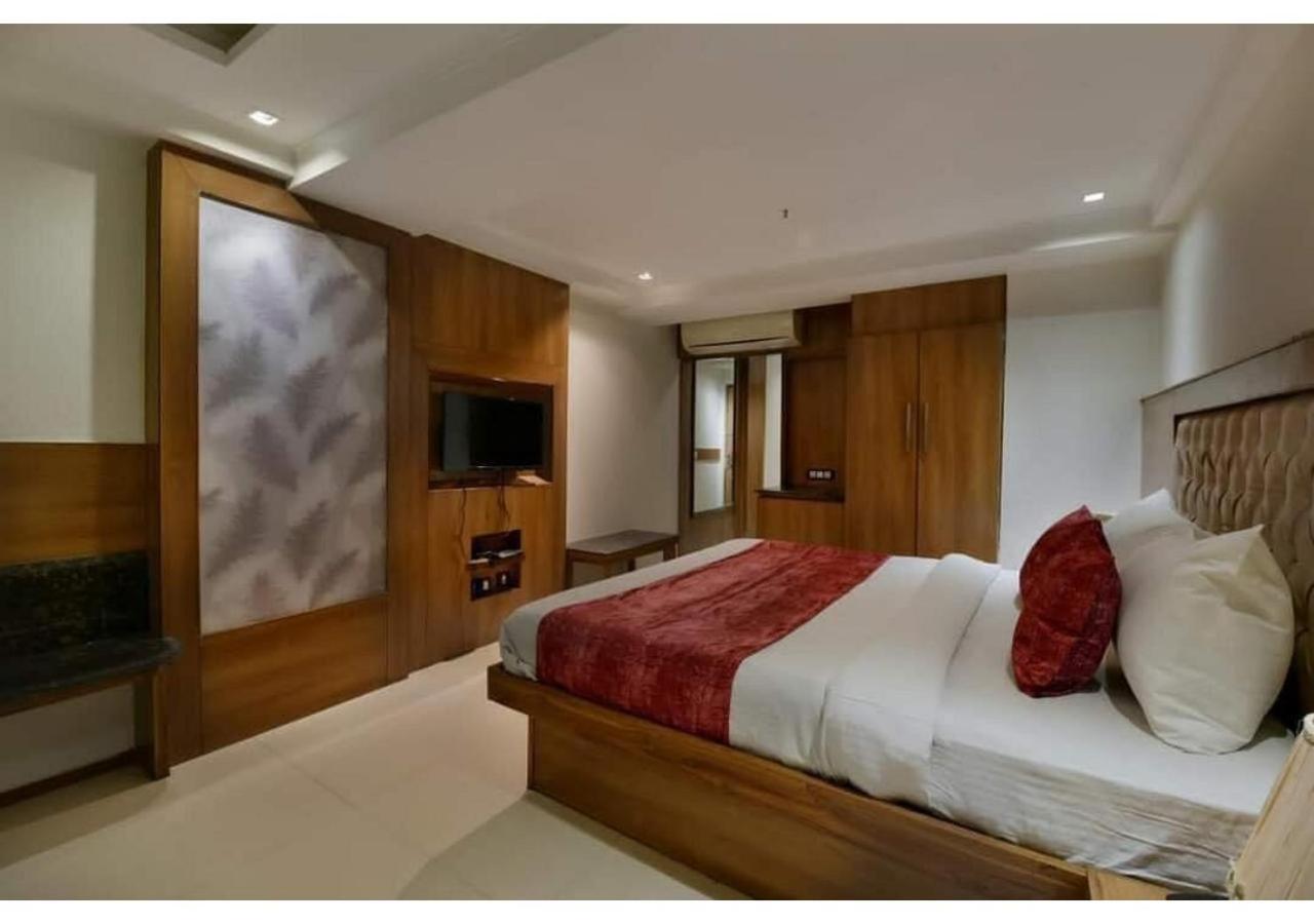 Suite Room with City View photo 2