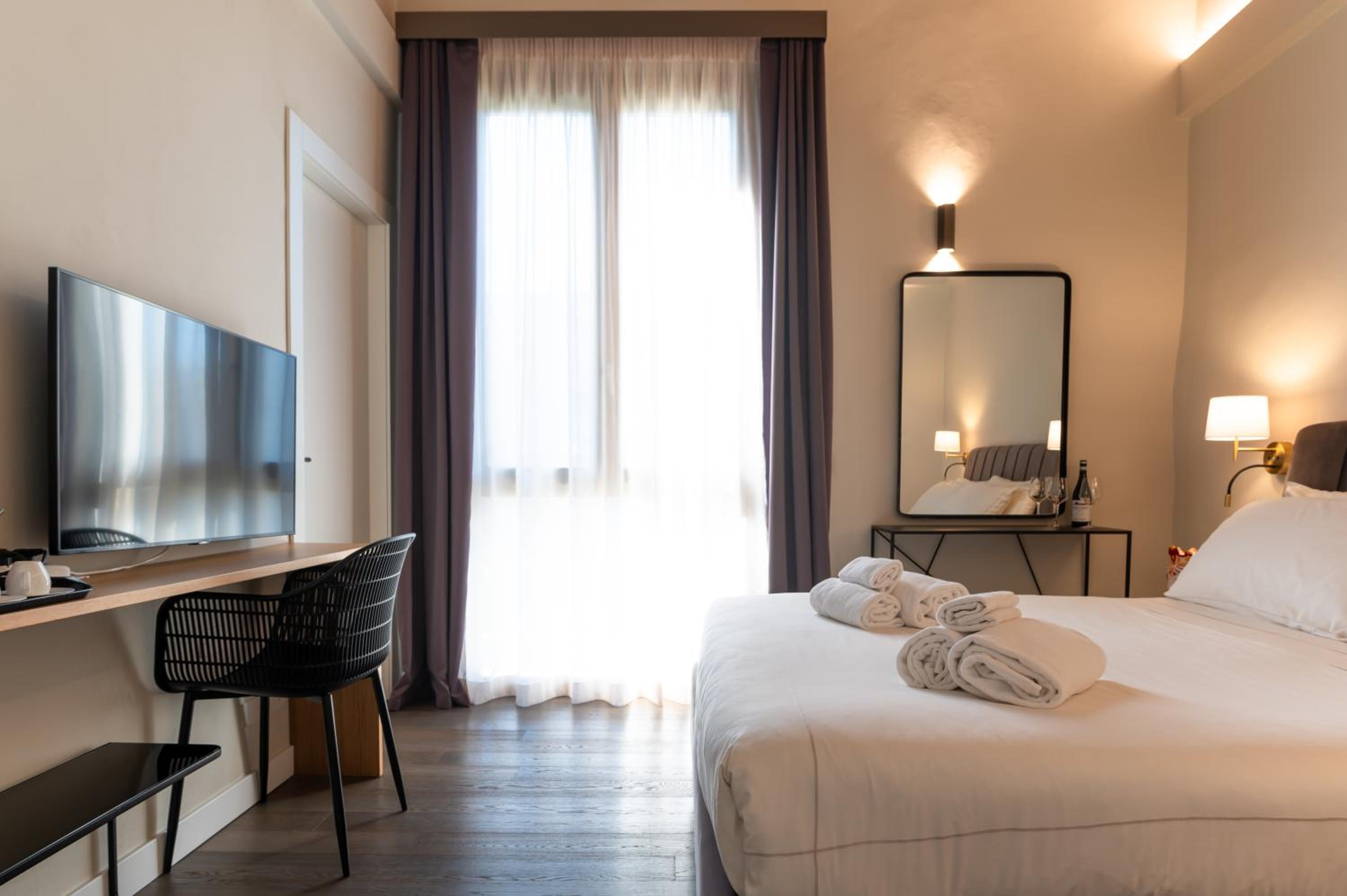Superior Double Room - Photo 8