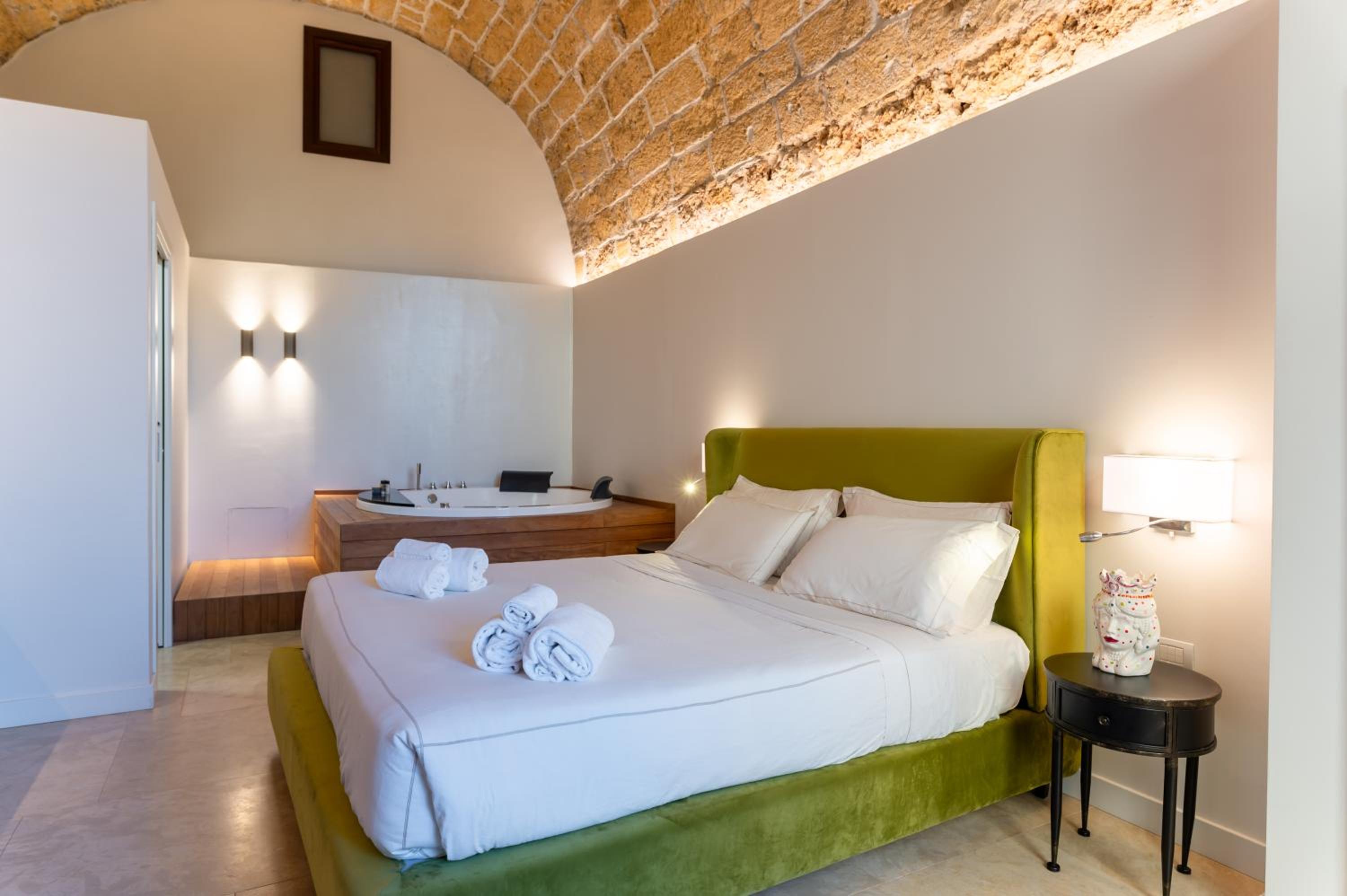 King Room with Spa Bath photo 2