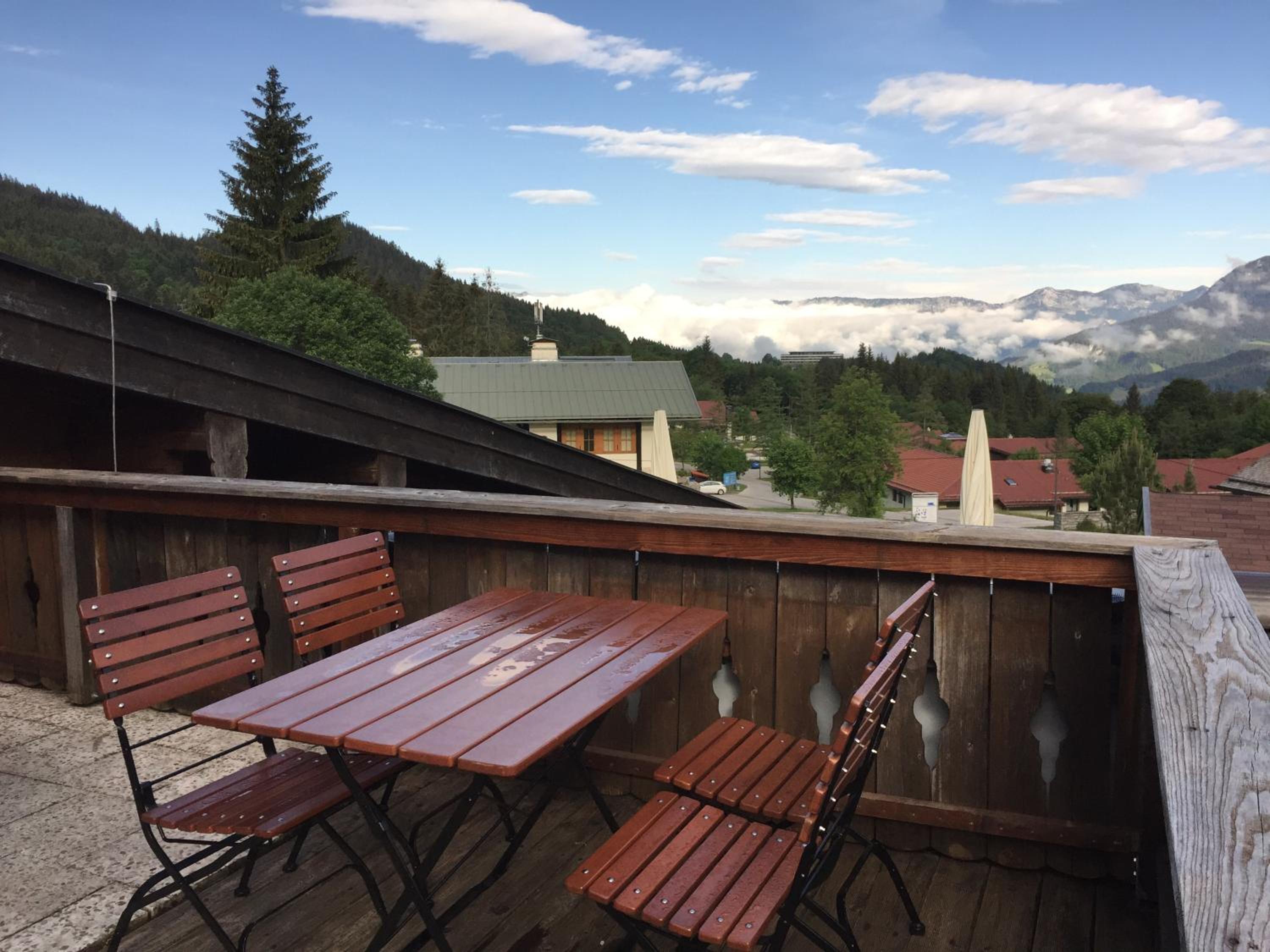 Apartment with Balcony - Photo 10